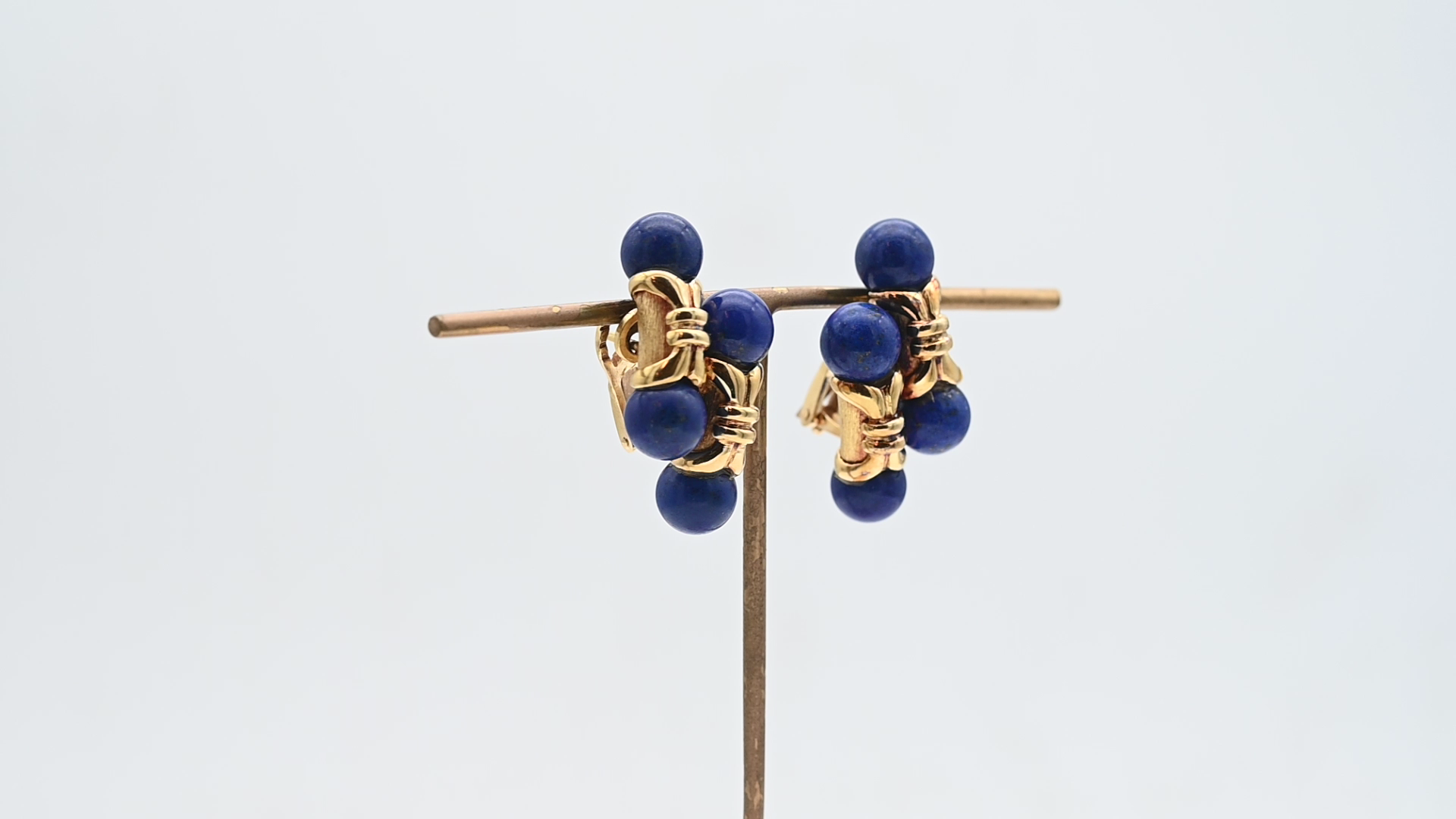 עגילי וינטאג משובצים אבני לאפיס כדוריות, זהב 18K - מק"ט 50504