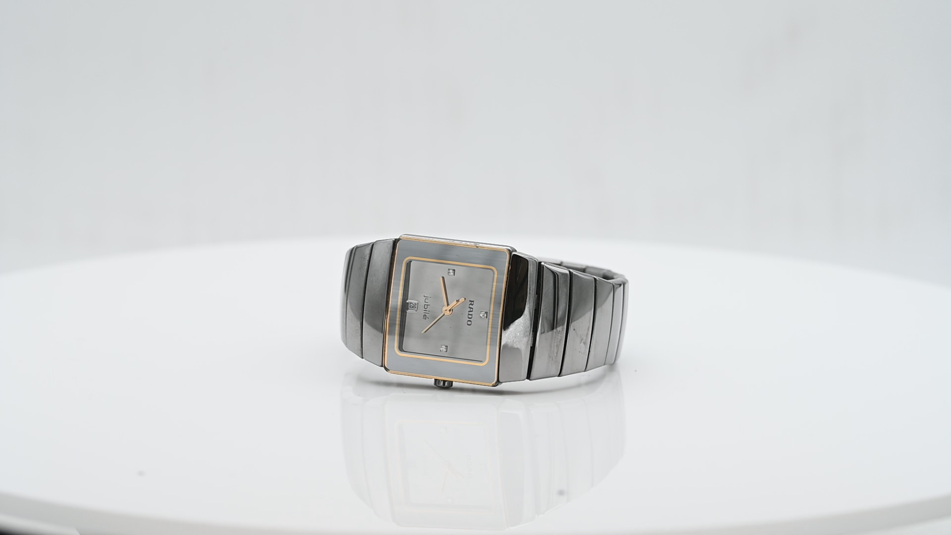 שעון RADO DIASTAR JUBILE כולל תאריך משובץ 3 יהלומים - מק"ט 50535