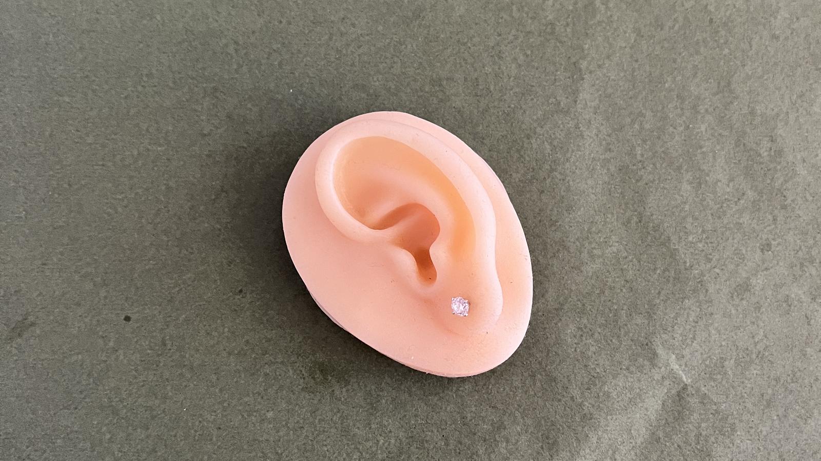 עגילי סוליטר צמודים משובצים יהלומים - מק"ט 51247, זהב 14K