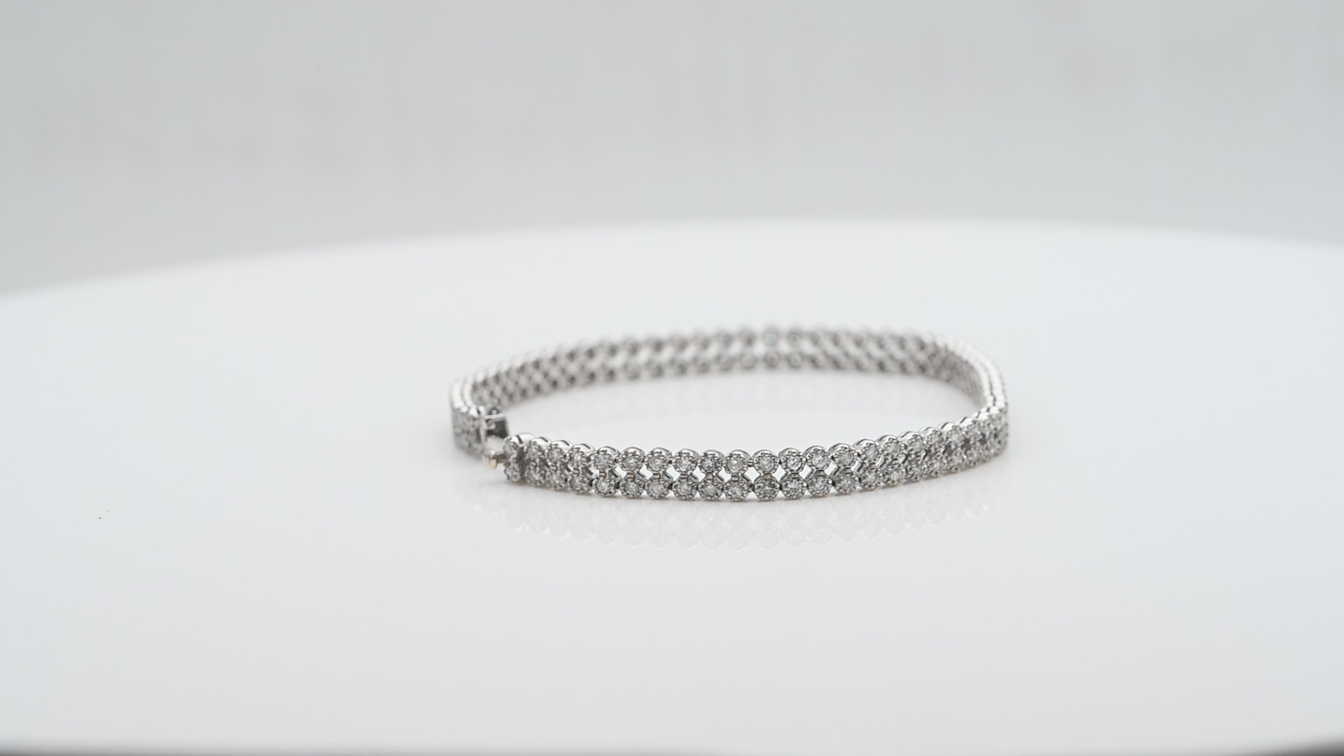 צמיד שתי שורות יהלומים ברוחב 5.3 מ"מ - מק"ט 51413, זהב 14K