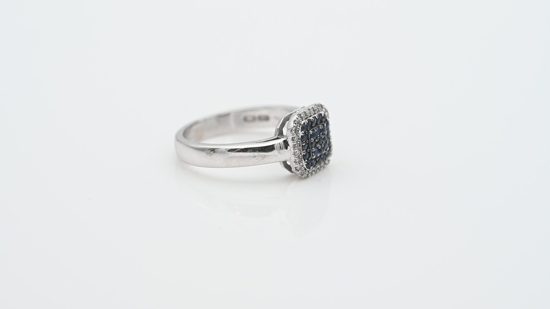 טבעת ריבועית משובצת אבני ספיר ויהלומים - מק"ט 51422, זהב 14K