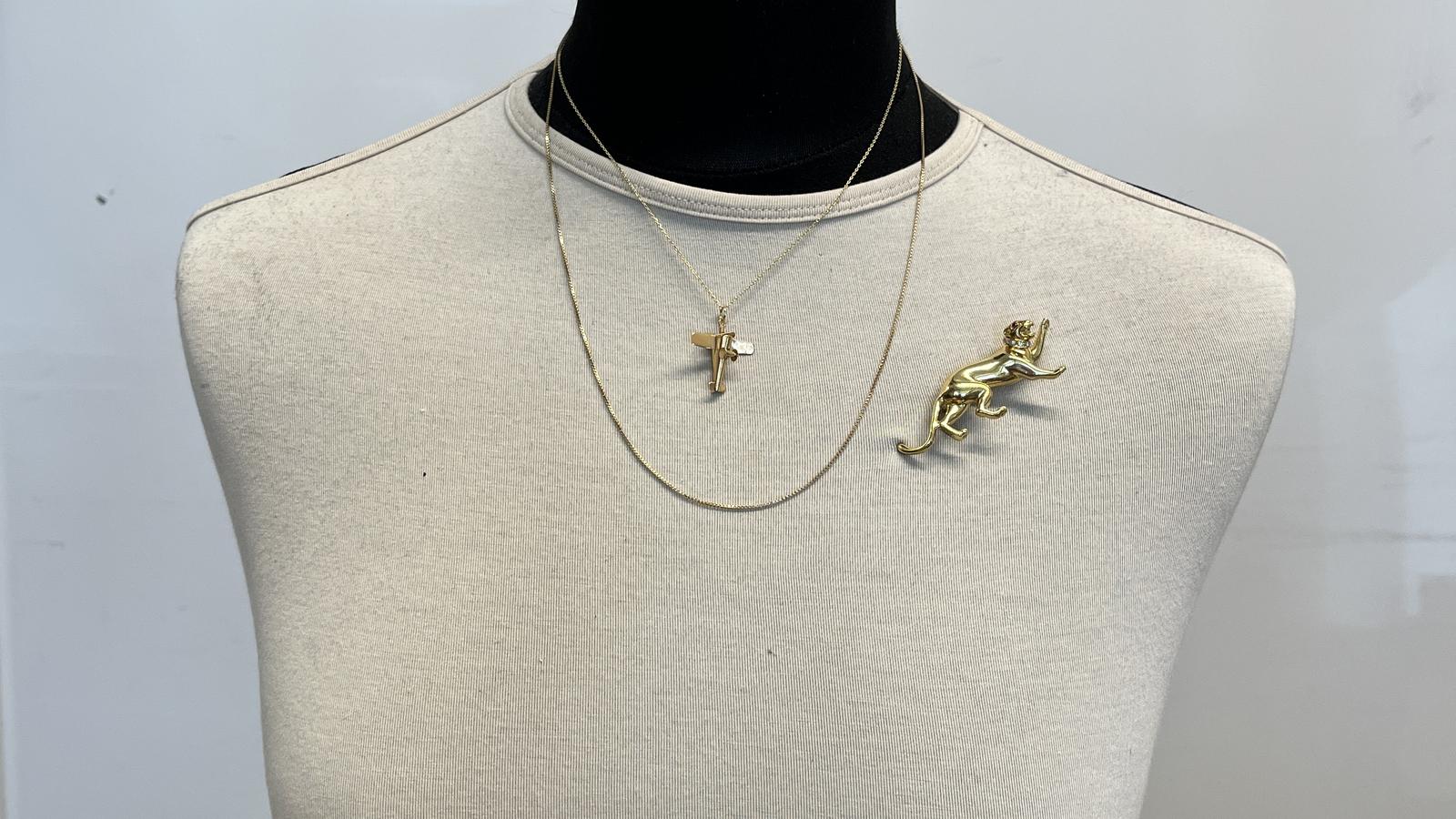 תליון/סיכה פנתר משובץ אבני רובי ויהלומים, ללא שרשרת - מק"ט 51493, זהב 18K