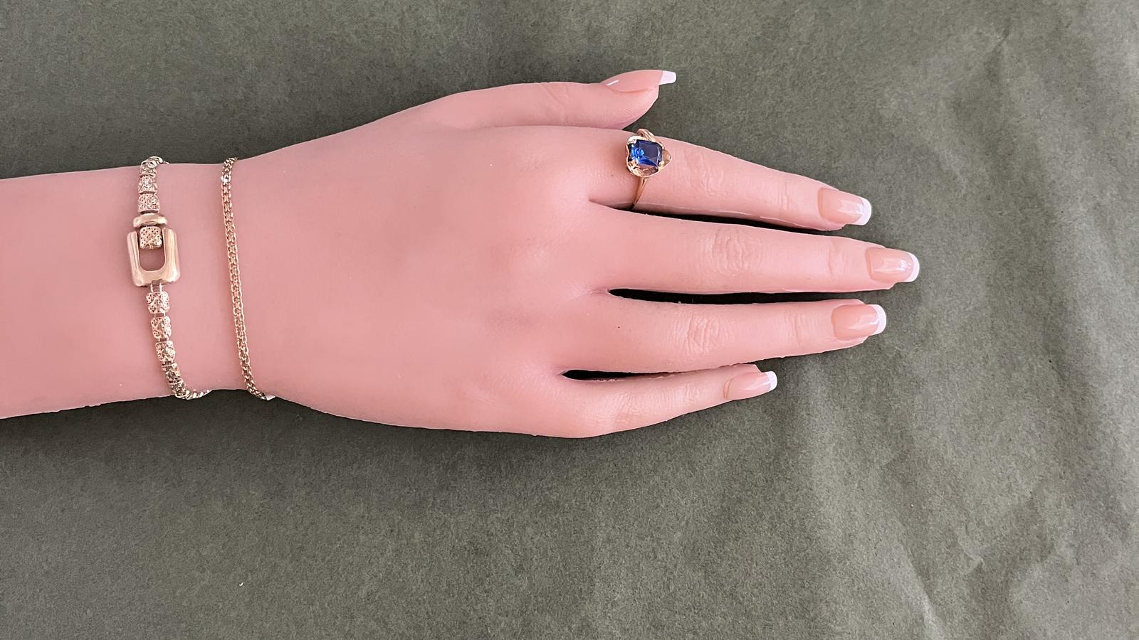 טבעת וינטג' משובצת אבן חן כחולה סינטטית - מק"ט 15108, זהב 14K