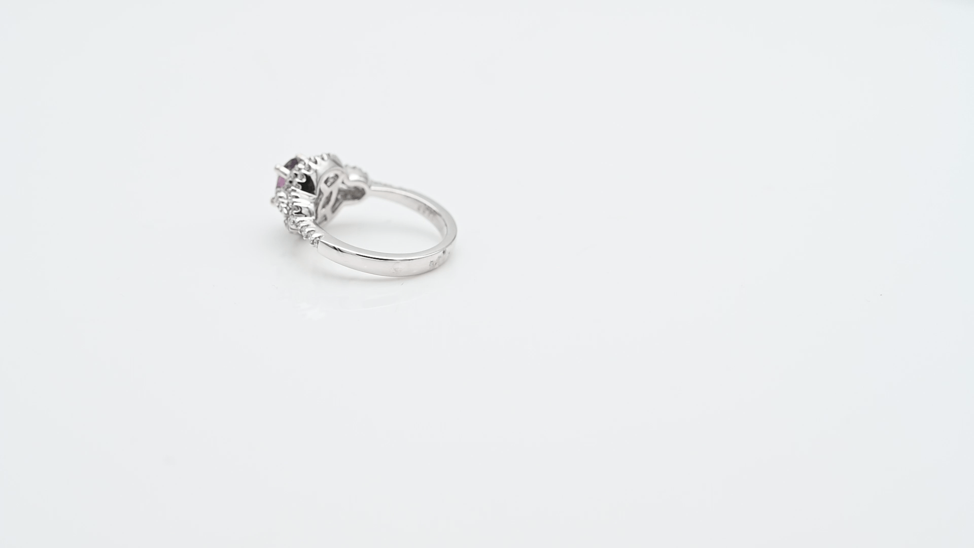 טבעת וינטאג משובצת אמטיסט ויהלומים, זהב 18K - מק"ט 60174