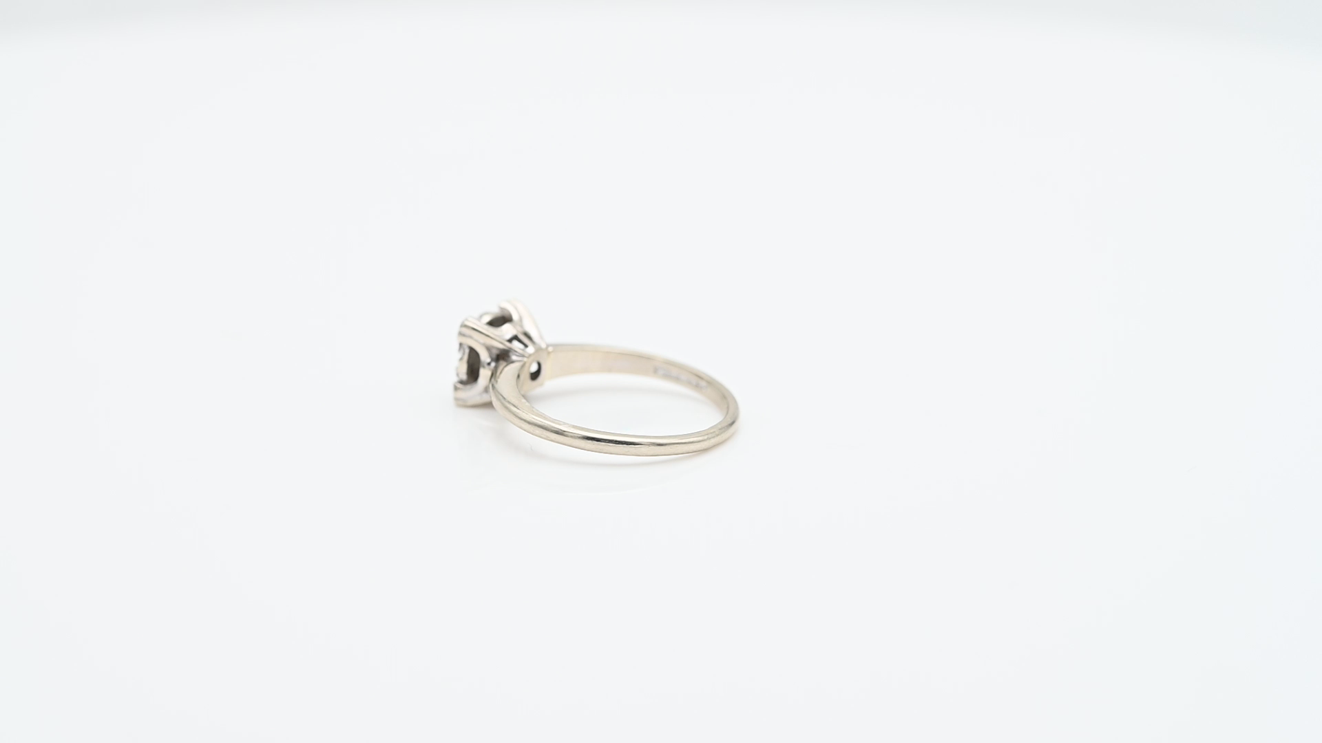 טבעת וינטאג משובצת יהלומים, זהב 9-14K - מק"ט 60244