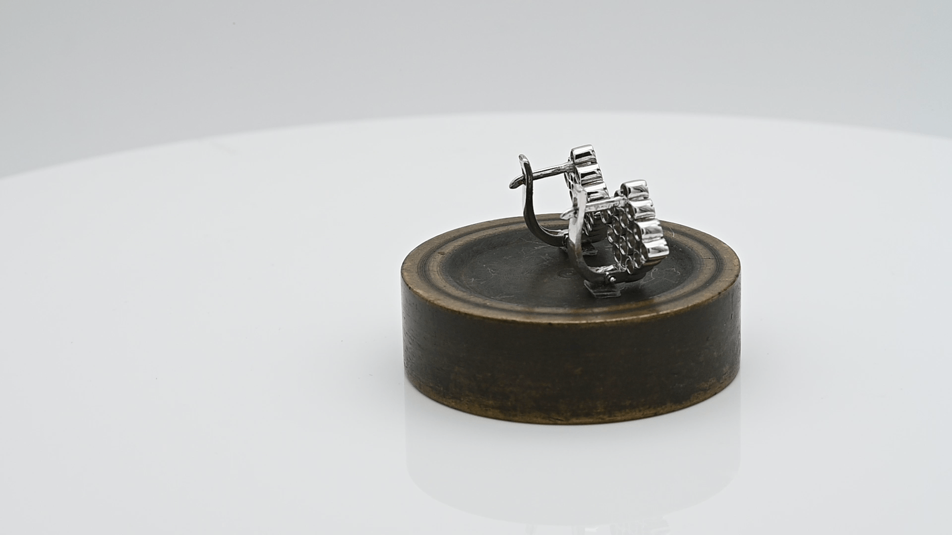 עגילים זהב ויהלומים מספר 6052