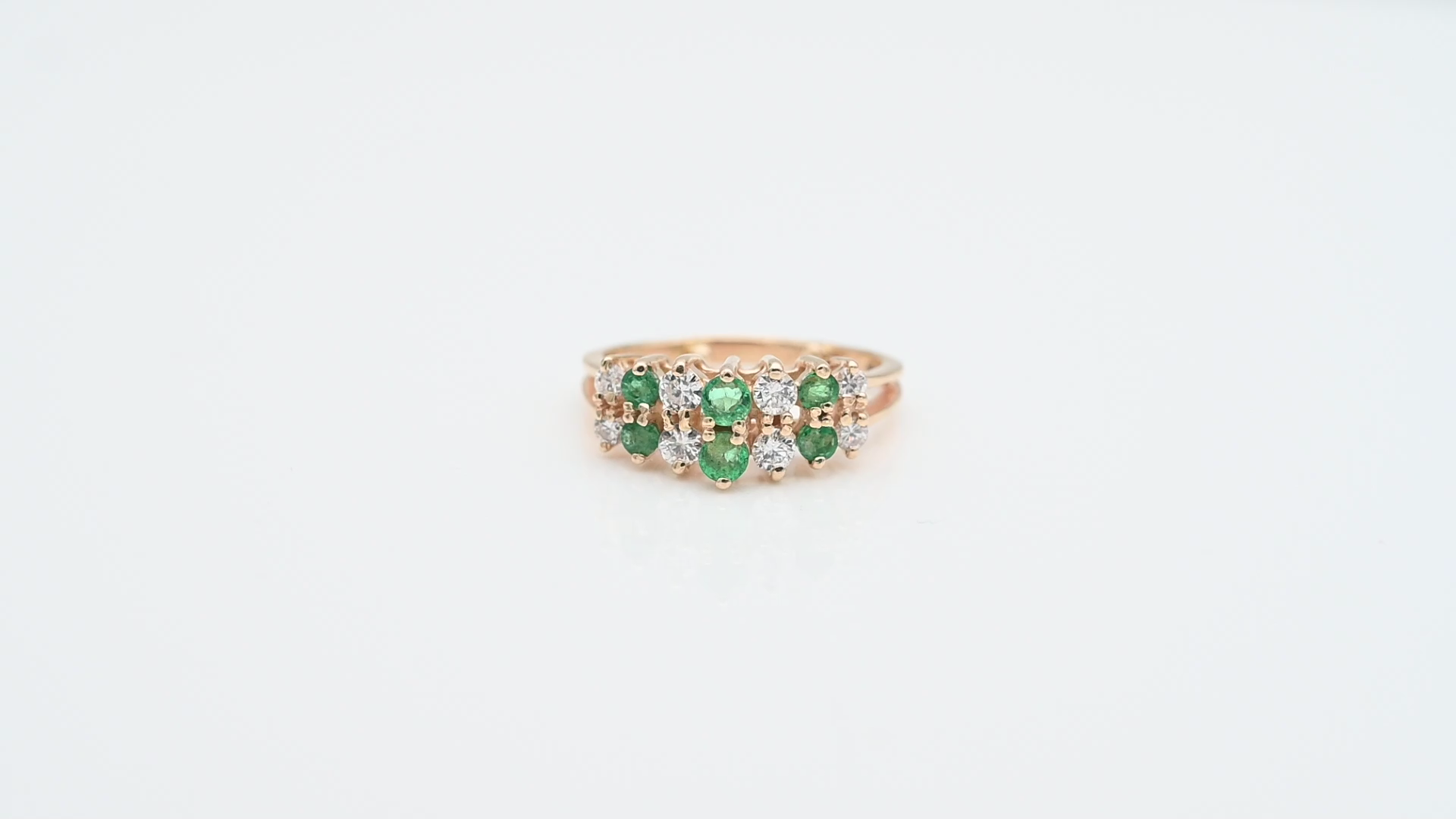 טבעת וינטג' משובצת אמרלדים ויהלומים - מק"ט 60558, זהב 18K