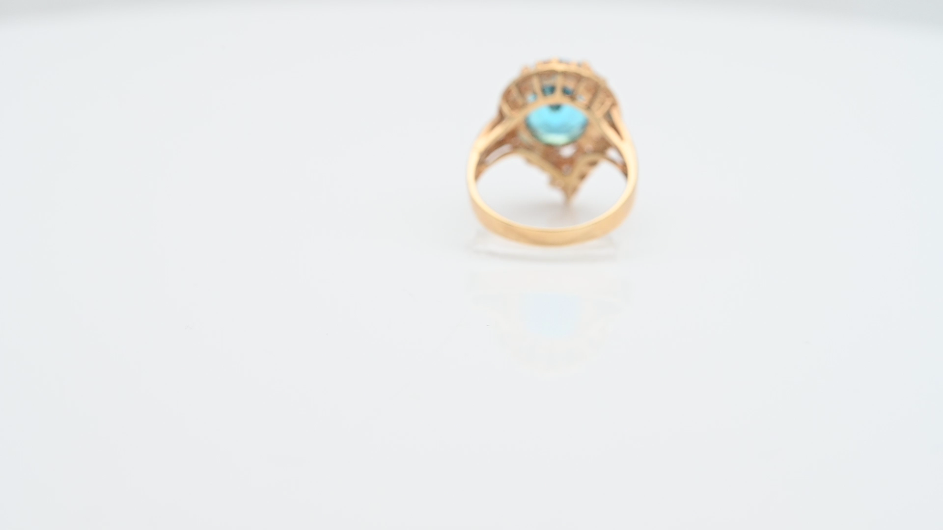 טבעת וינטג' משובצת בלו טופז ויהלומים - מק"ט 60564, זהב 18K