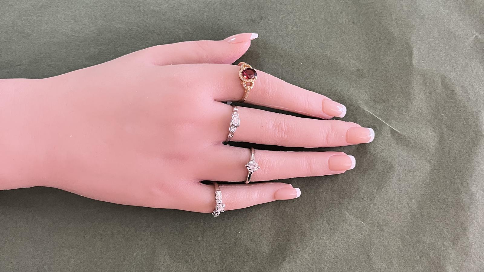 טבעת וינטג משובצת יהלום - מק"ט 32715, זהב 9-14K