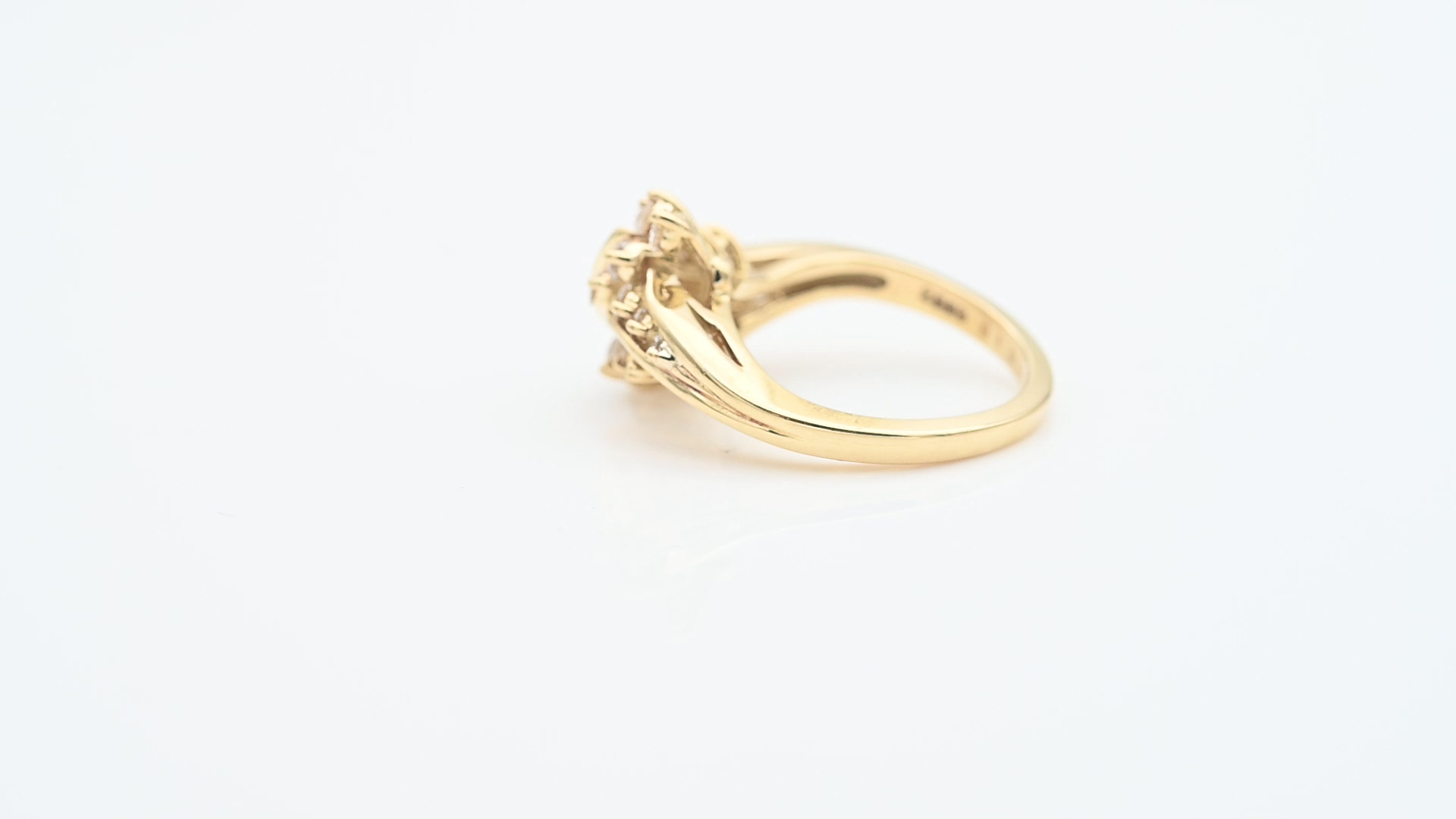 טבעת וינטג' משובצת יהלומים - מק"ט 60740, זהב 18K