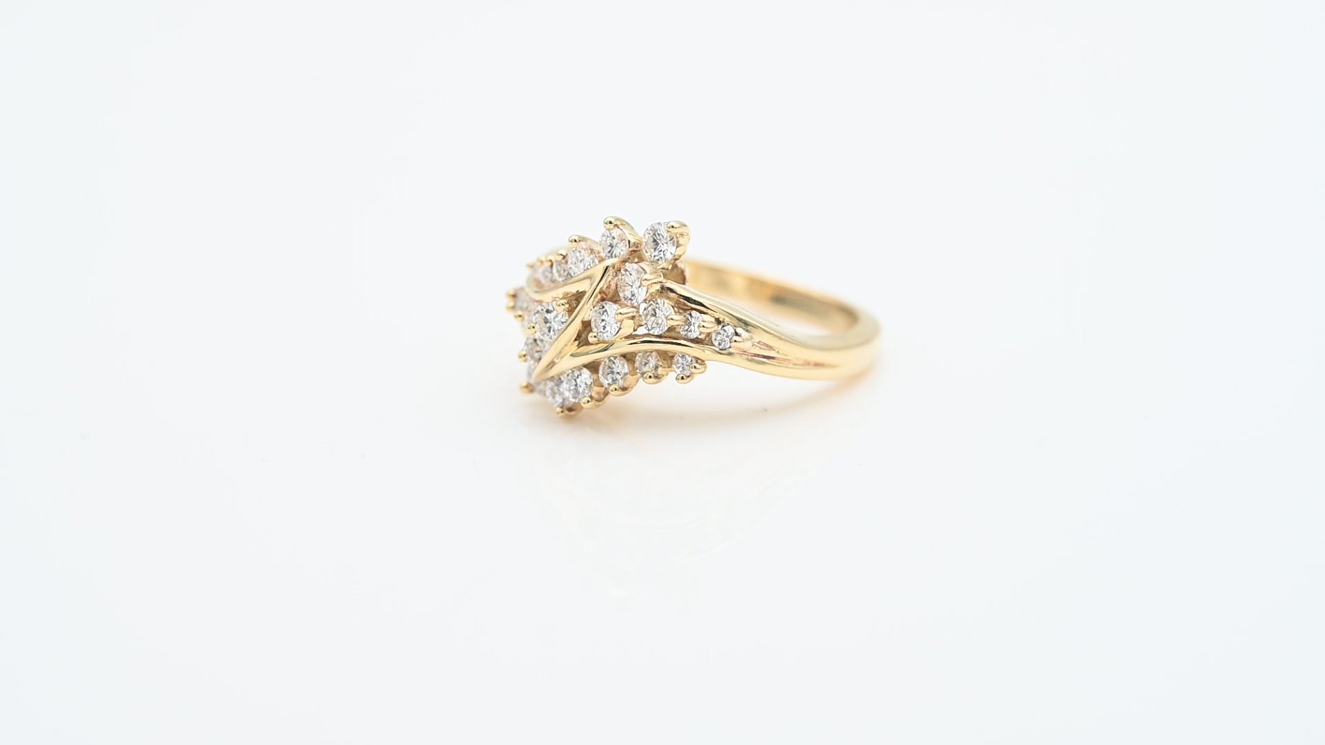 טבעת וינטג' משובצת יהלומים - מק"ט 60740, זהב 18K