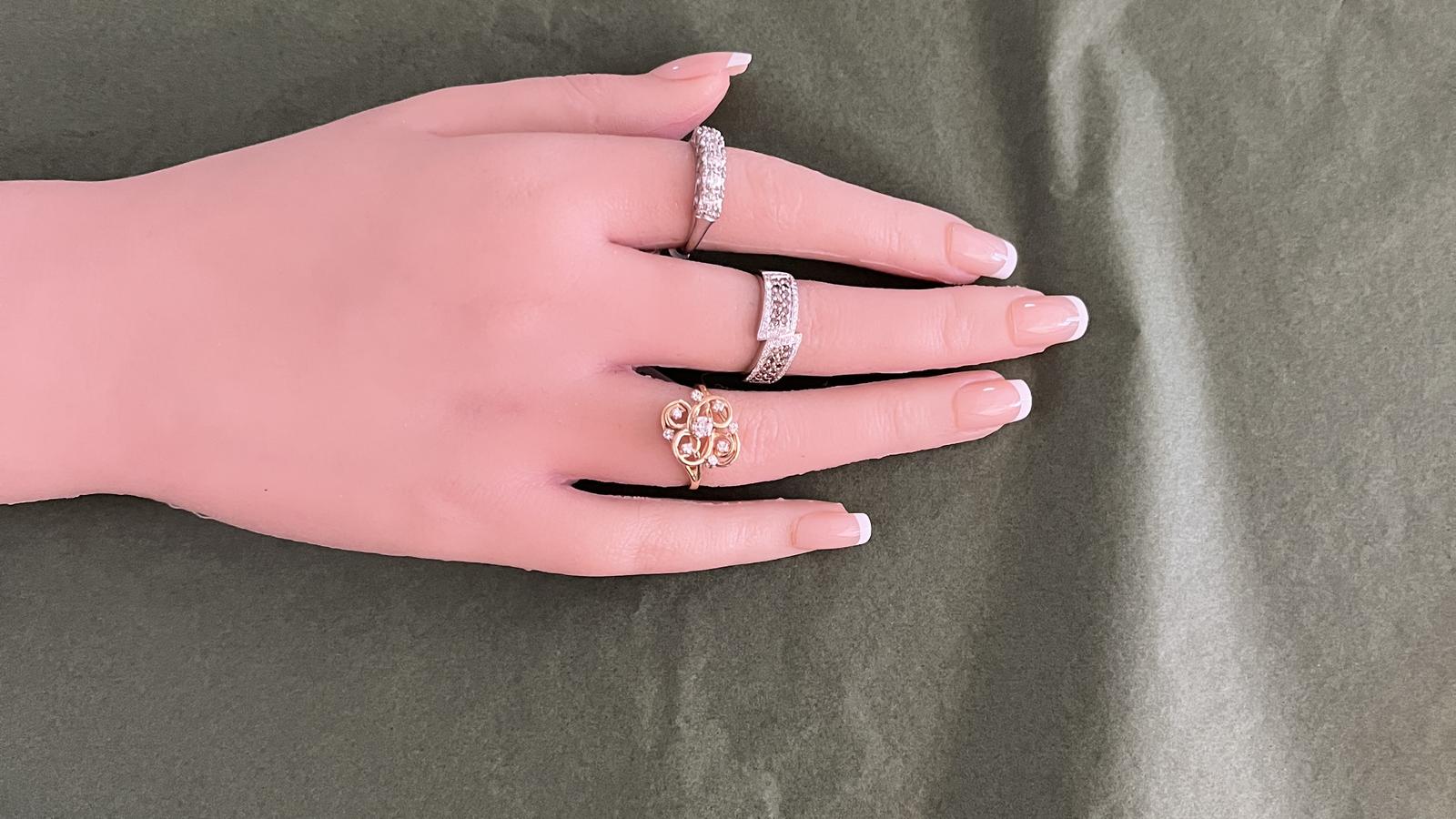 טבעת וינטג' רחבה משובצת יהלומים בגוון חום ולבן - מק"ט 14615, זהב 18K