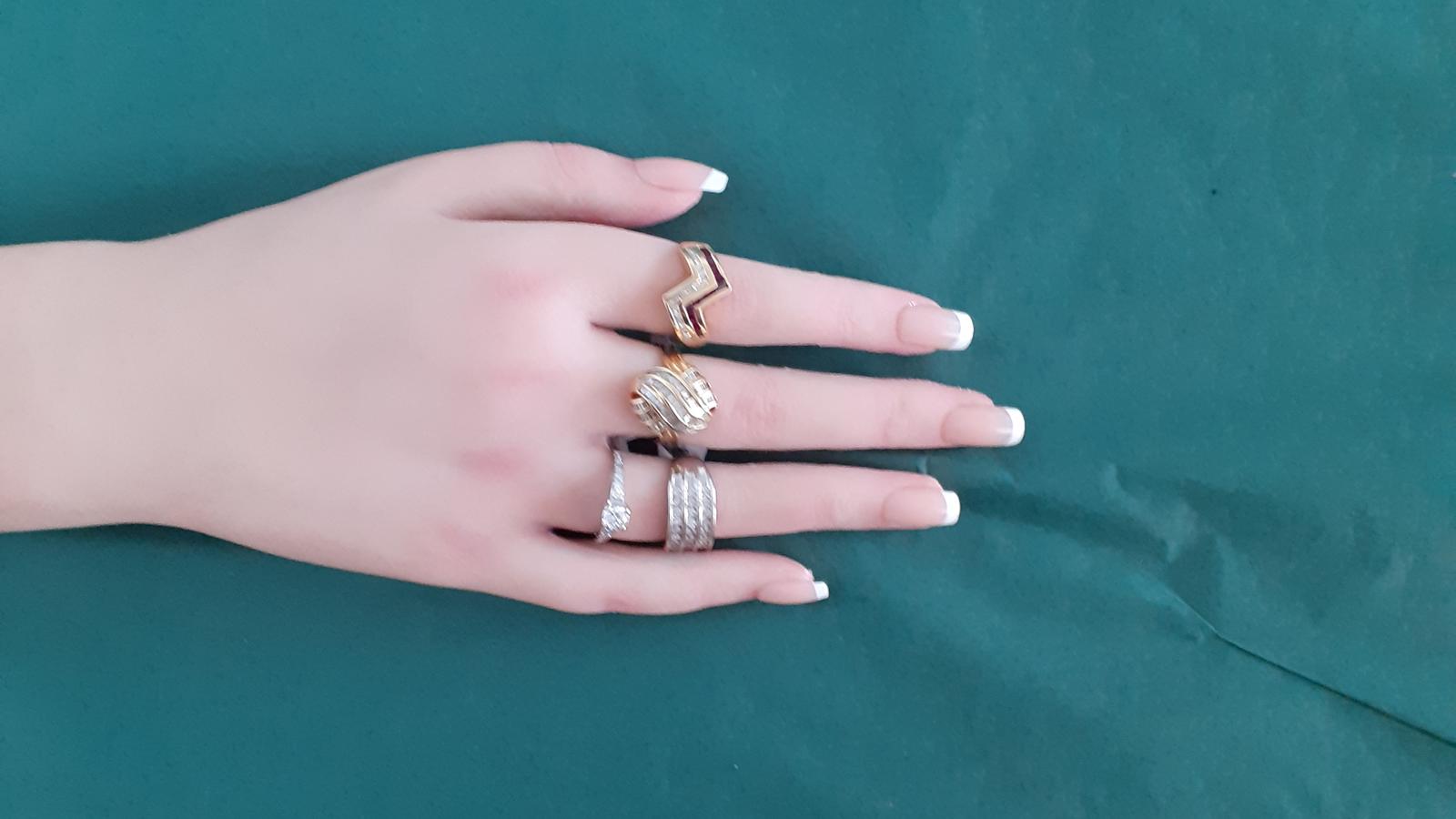 טבעת וינטאג משובצת יהלומים, יהלום מרכזי 0.53 קארט, עשויה מפלטינה - מק"ט 31091