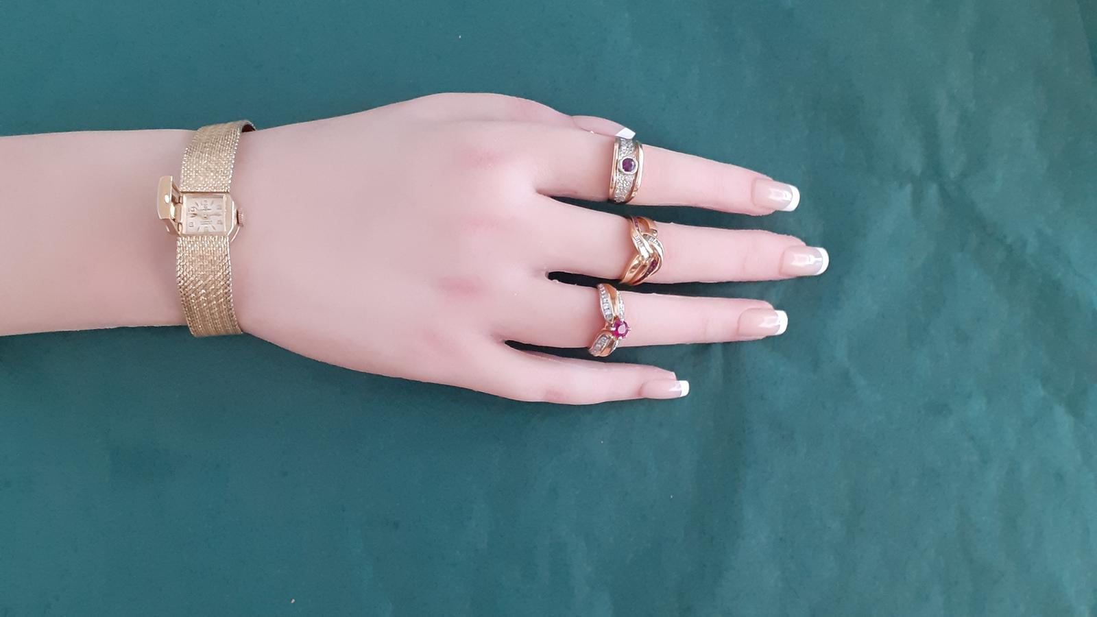 טבעת וינטאג משובצת רובי במשקל של 0.50 קארט ויהלומים, זהב 14K - מק"ט 30749