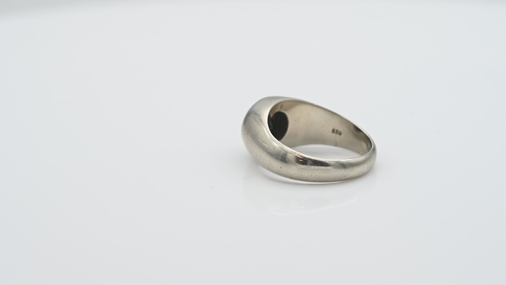 טבעת וינטאג משובצת ספינל שחור - מספר 11543