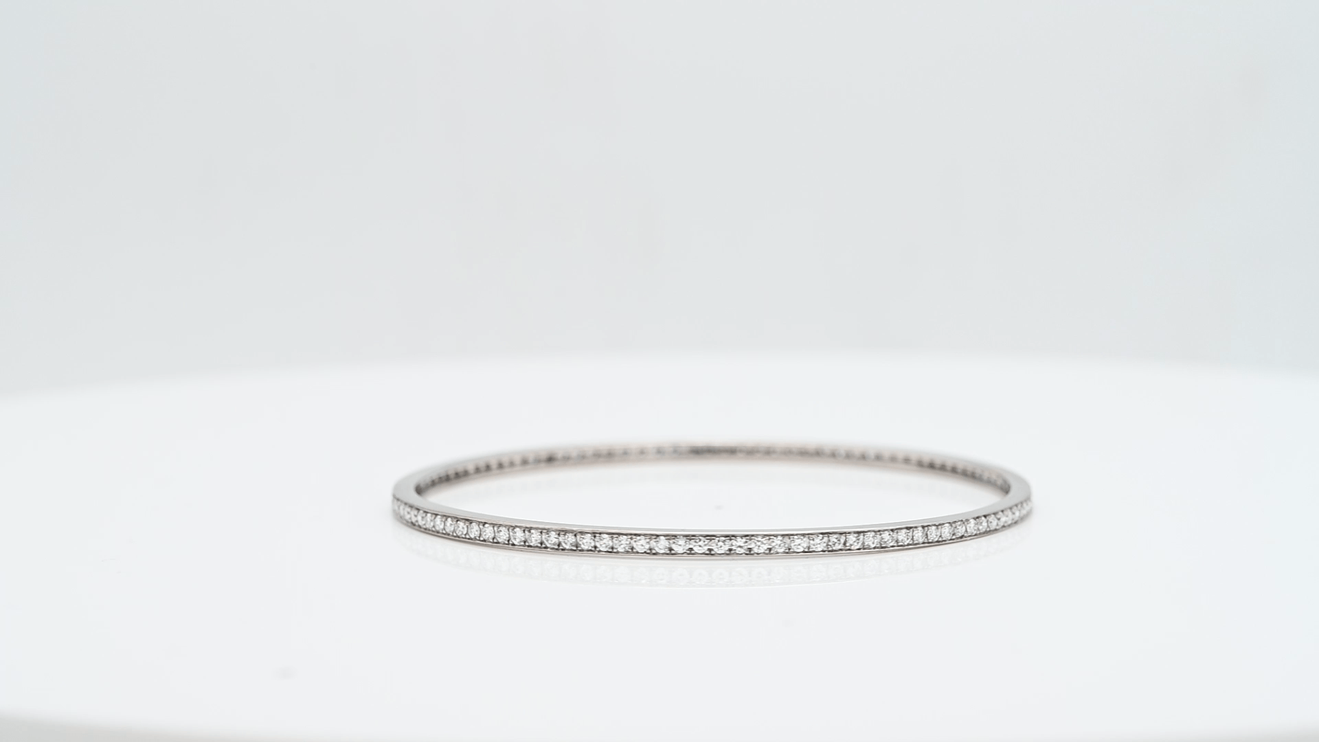 צמיד איטרנטי טניס קשיח משובץ יהלומים, זהב 18K, קוטר 6.5 ס"מ - מק"ט 12189