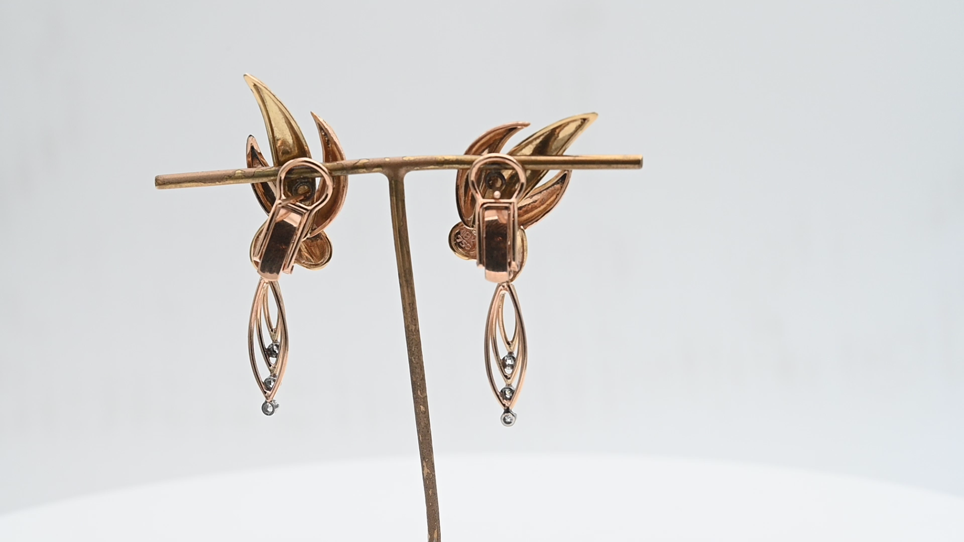 עגילי וינטג' תלויים משובצים יהלומים - מק"ט 13896, זהב 18K