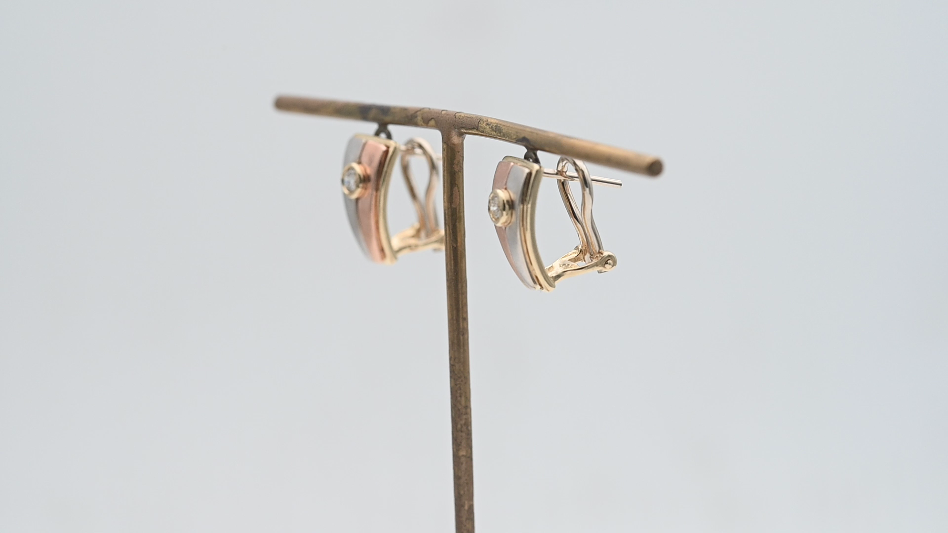 עגילי וינטג' צמודים משובצים יהלום - מק"ט 14342, זהב 14K