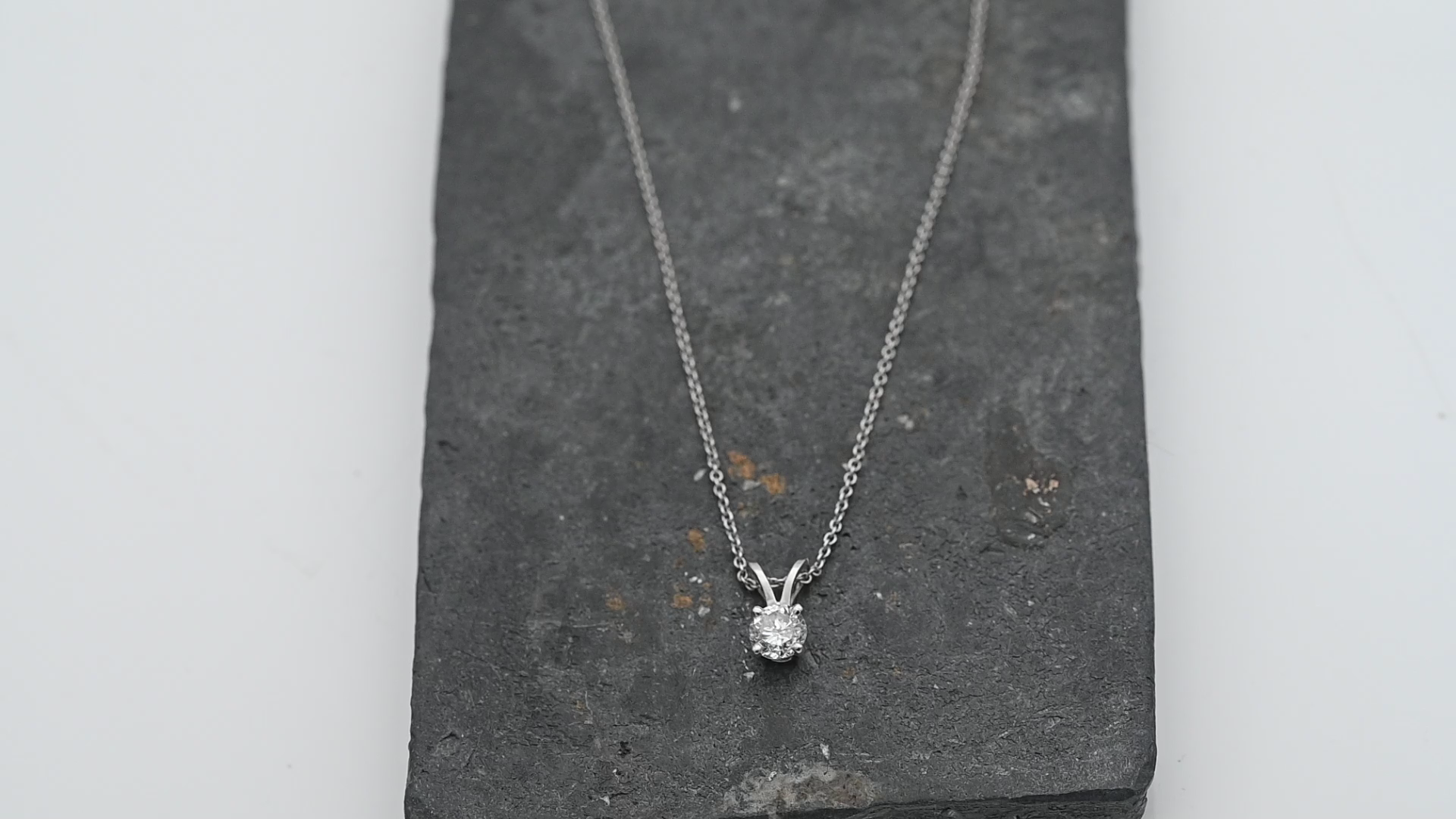 תליון סוליטר משובץ יהלום, כולל שרשרת - מק"ט 14347, זהב 14K