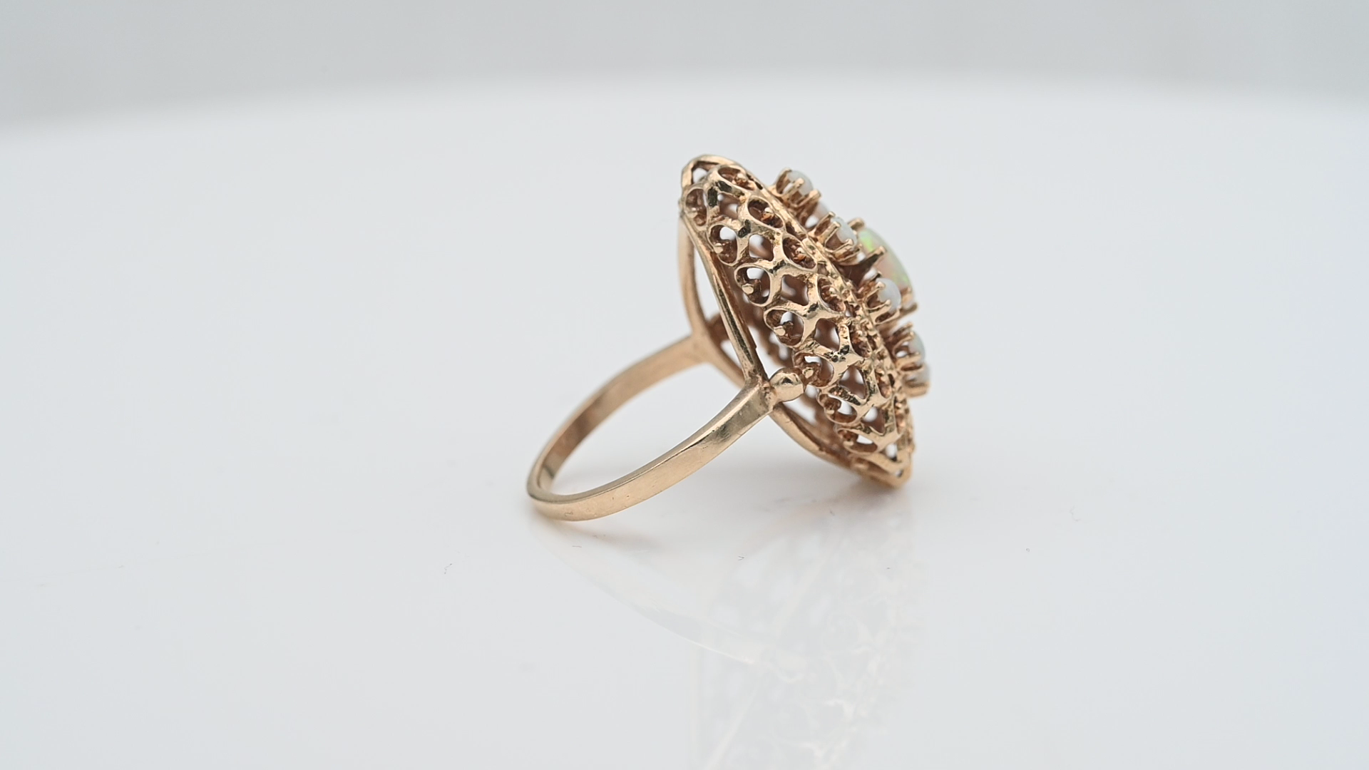 טבעת וינטג' בצורת מרקיזה משובצת אבני אופל  - מק"ט 14393, זהב 14K