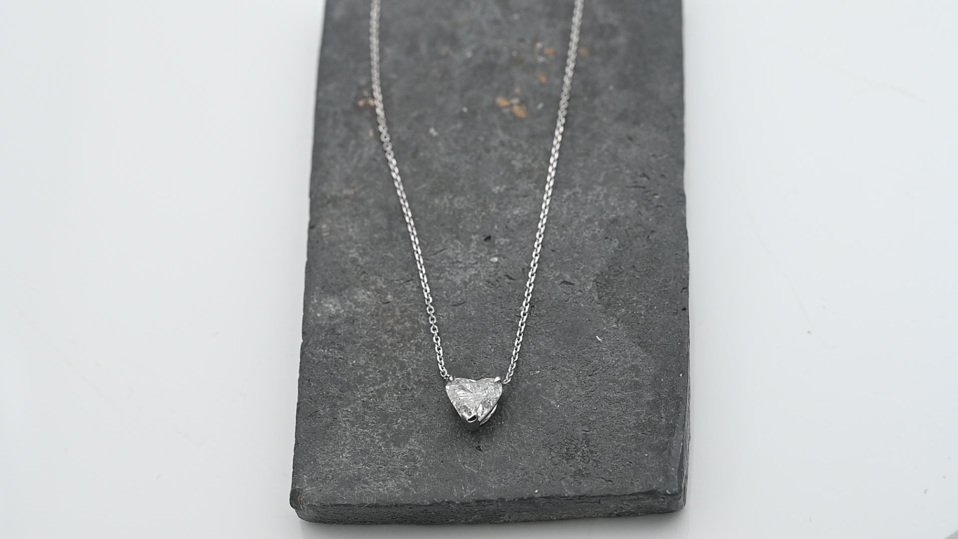 תליון סוליטר משובץ יהלום בחיתוך לב, במשקל 1.05 קארט GIA16396912 H SI1 - מק"ט 14565, זהב 14K