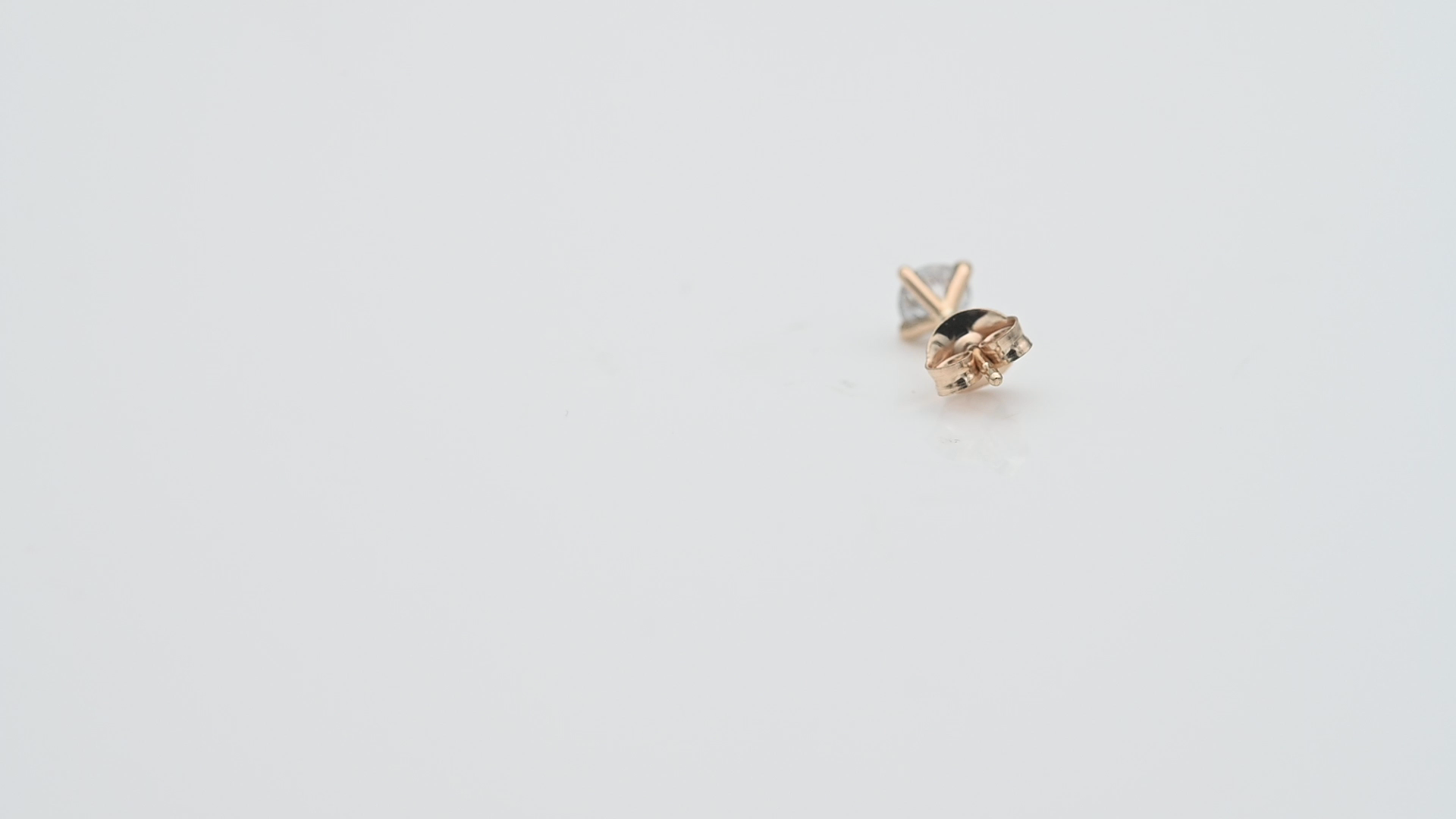 עגיל סוליטר בודד משובץ יהלום - מק"ט 14569, זהב 14K