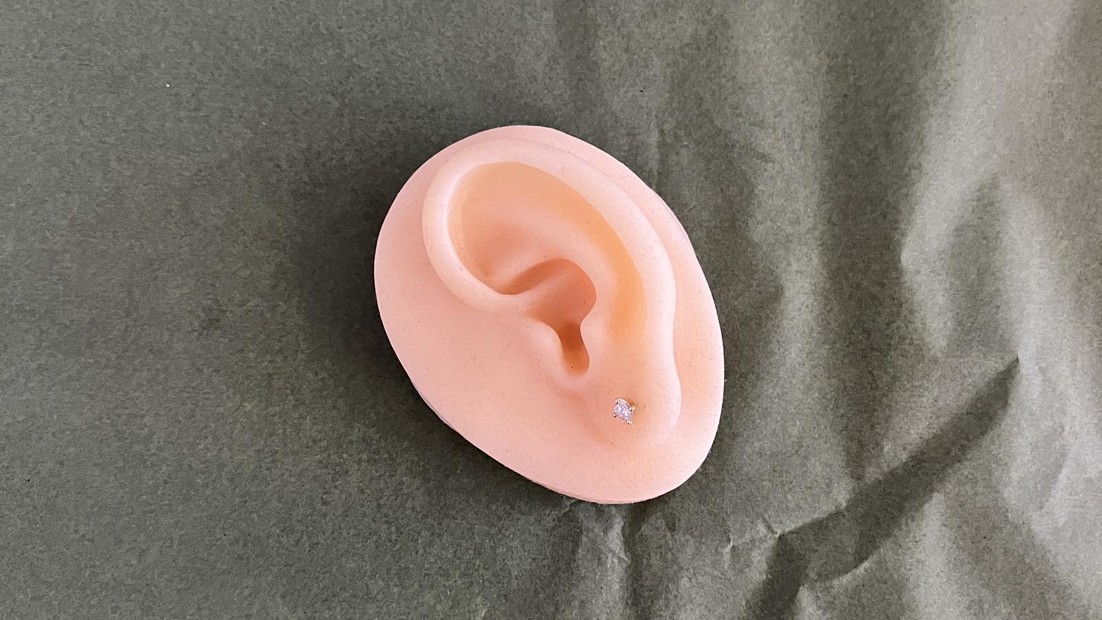 עגיל סוליטר בודד משובץ יהלום - מק"ט 14569, זהב 14K