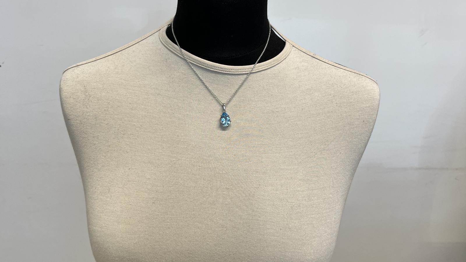 תליון סוליטר משובץ בלו טופז בצורת טיפה במשקל 5.58 קראט, כולל שרשרת - מק"ט 14578, זהב 14K