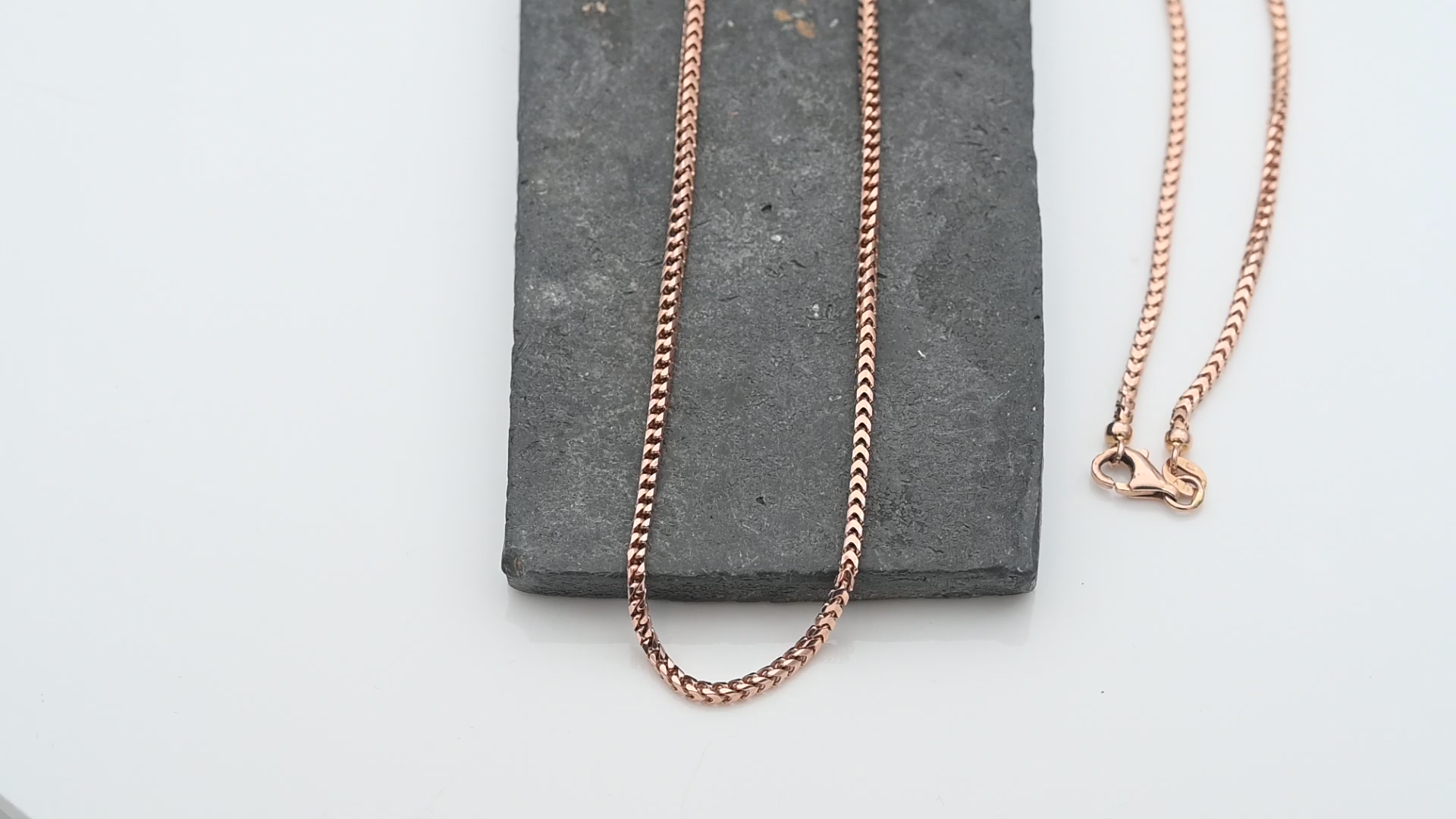 שרשרת חוליות משתלבות איטלקית ברוחב 1.95 מ"מ, עם פגם כיפוף קל ביותר - מק"ט 14734, זהב 14K