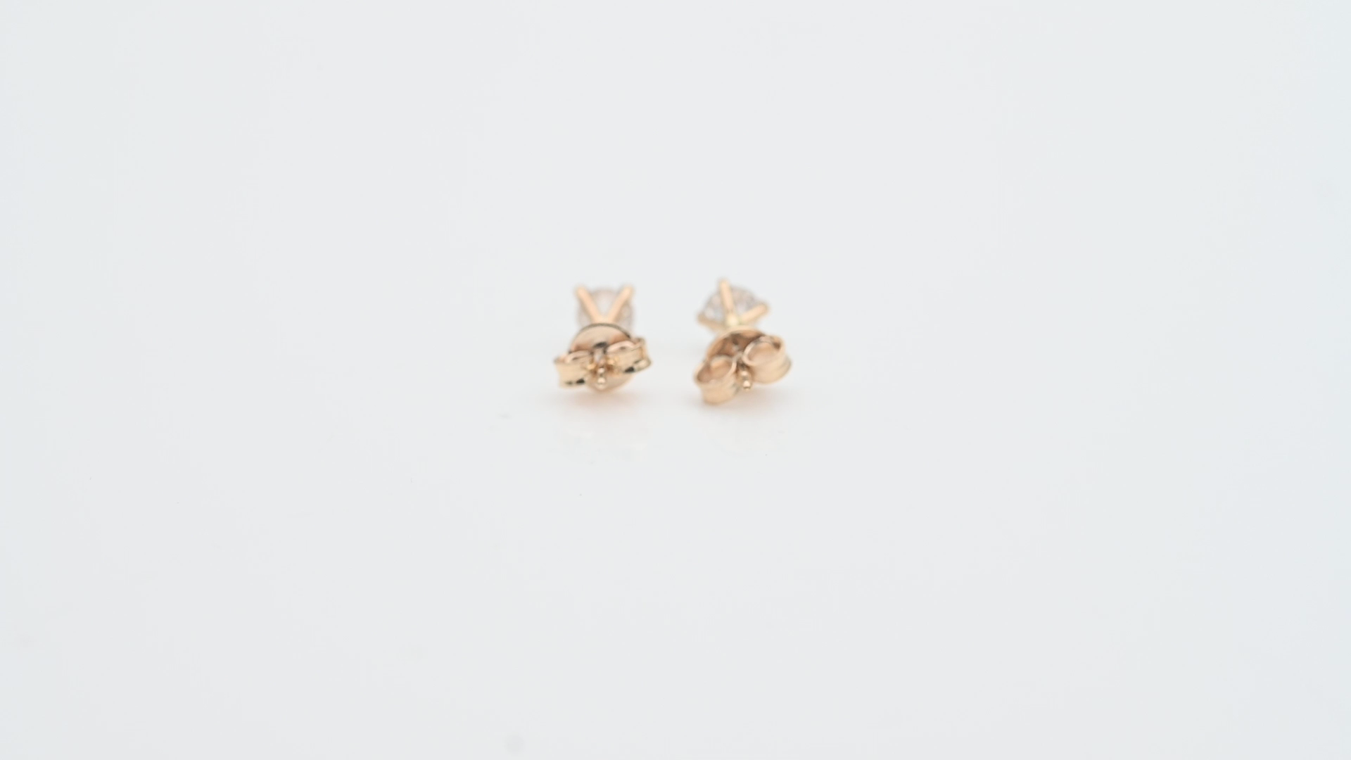 עגילי סוליטר צמודים משובצים יהלומים - מק"ט 14875, זהב 14K