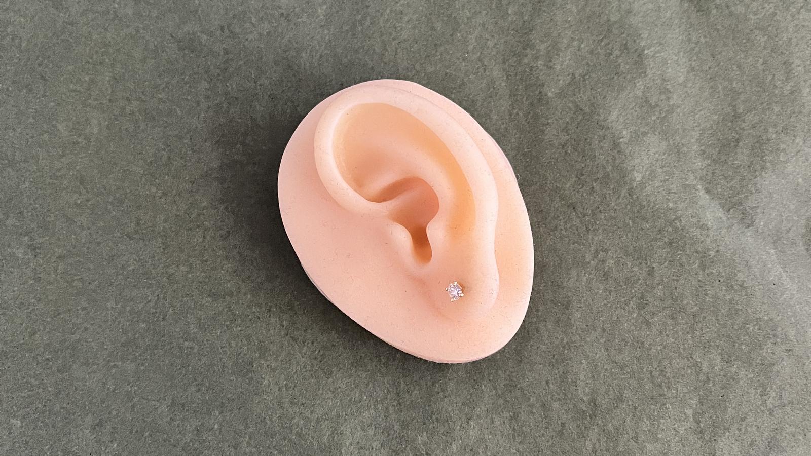 עגילי סוליטר צמודים משובצים יהלומים - מק"ט 14879, זהב 14K