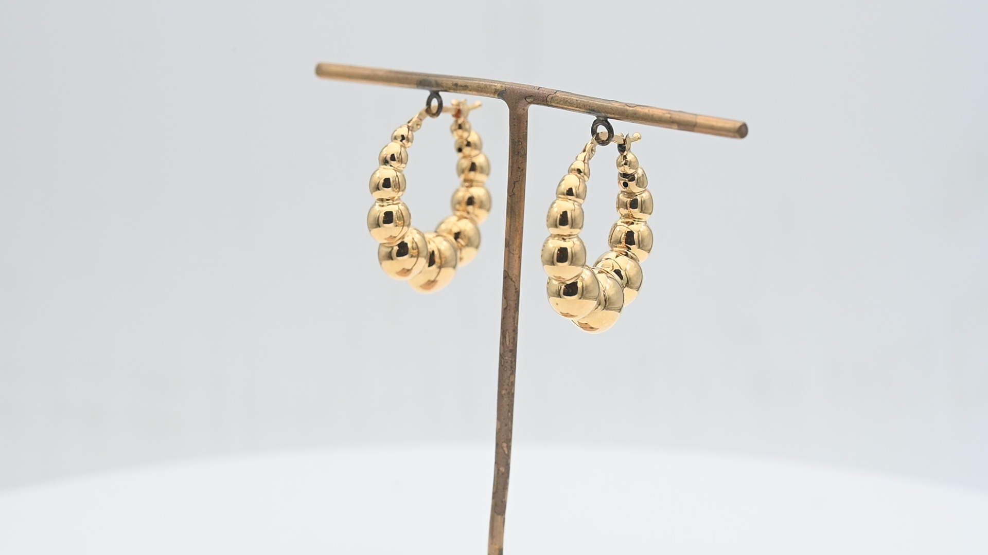 עגילי חישוק וינטג' איטלקיים, כדורים מדורגים ברוחב 7.9 מ"מ ובקוטר 2.5 ס"מ - מק"ט 14888, זהב 14K