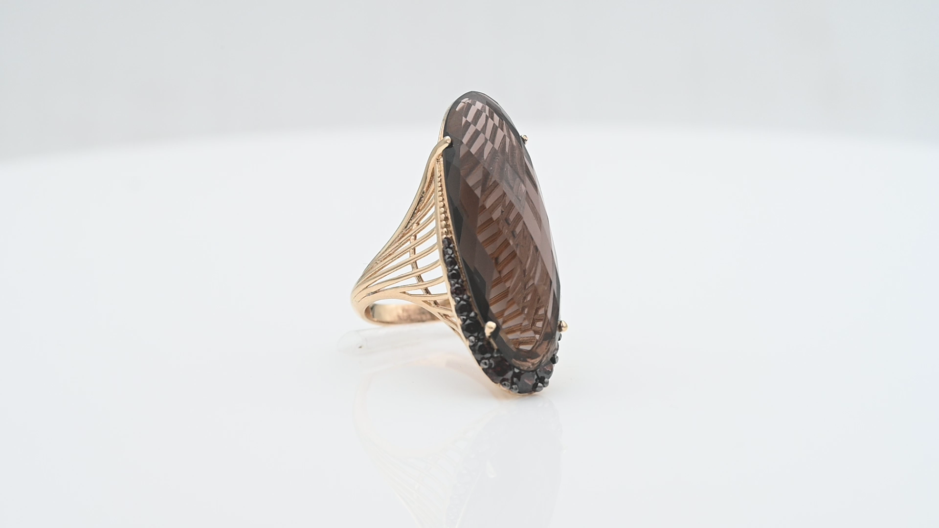 טבעת וינטג' משובצת סמוקי טופז ואבני גרנט - מק"ט 14921, זהב 14K
