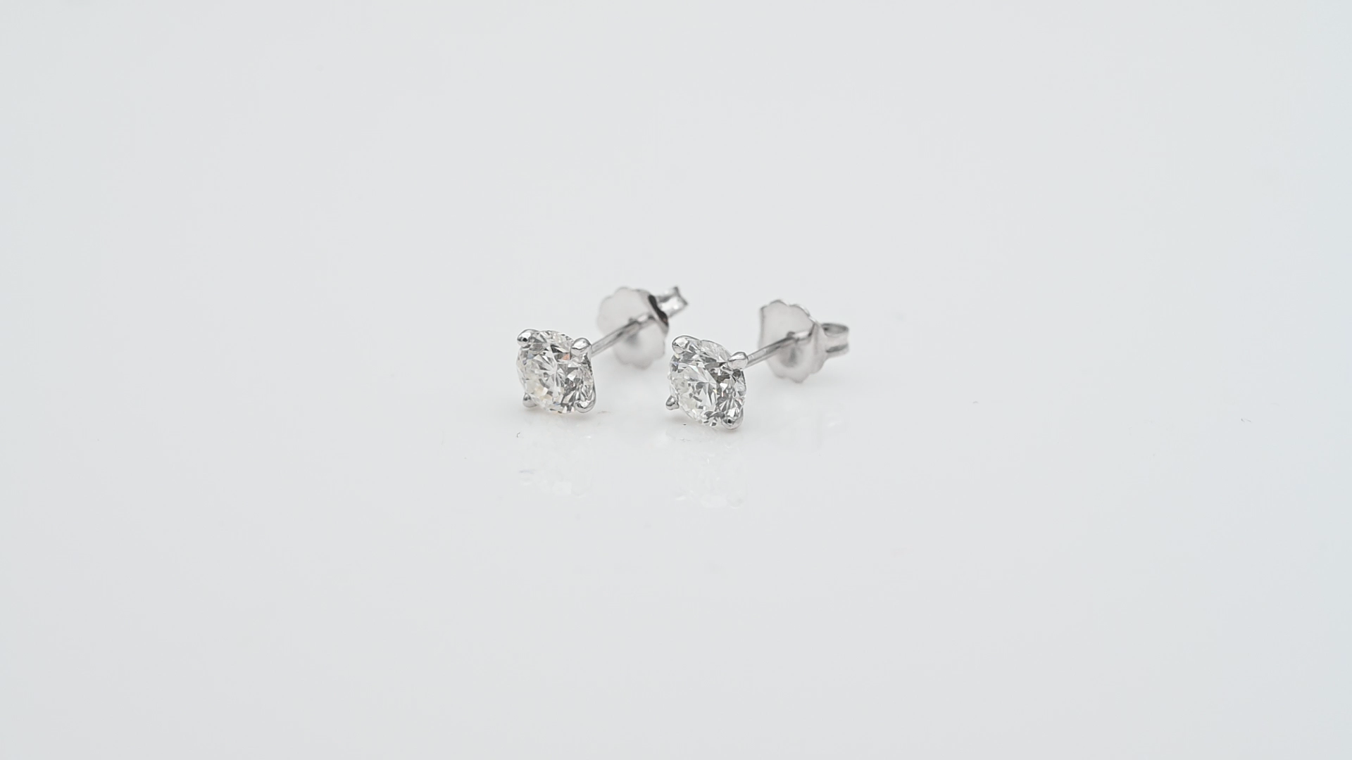 עגילי סוליטר צמודים משובצים יהלומים - מק"ט 15014, זהב 14K