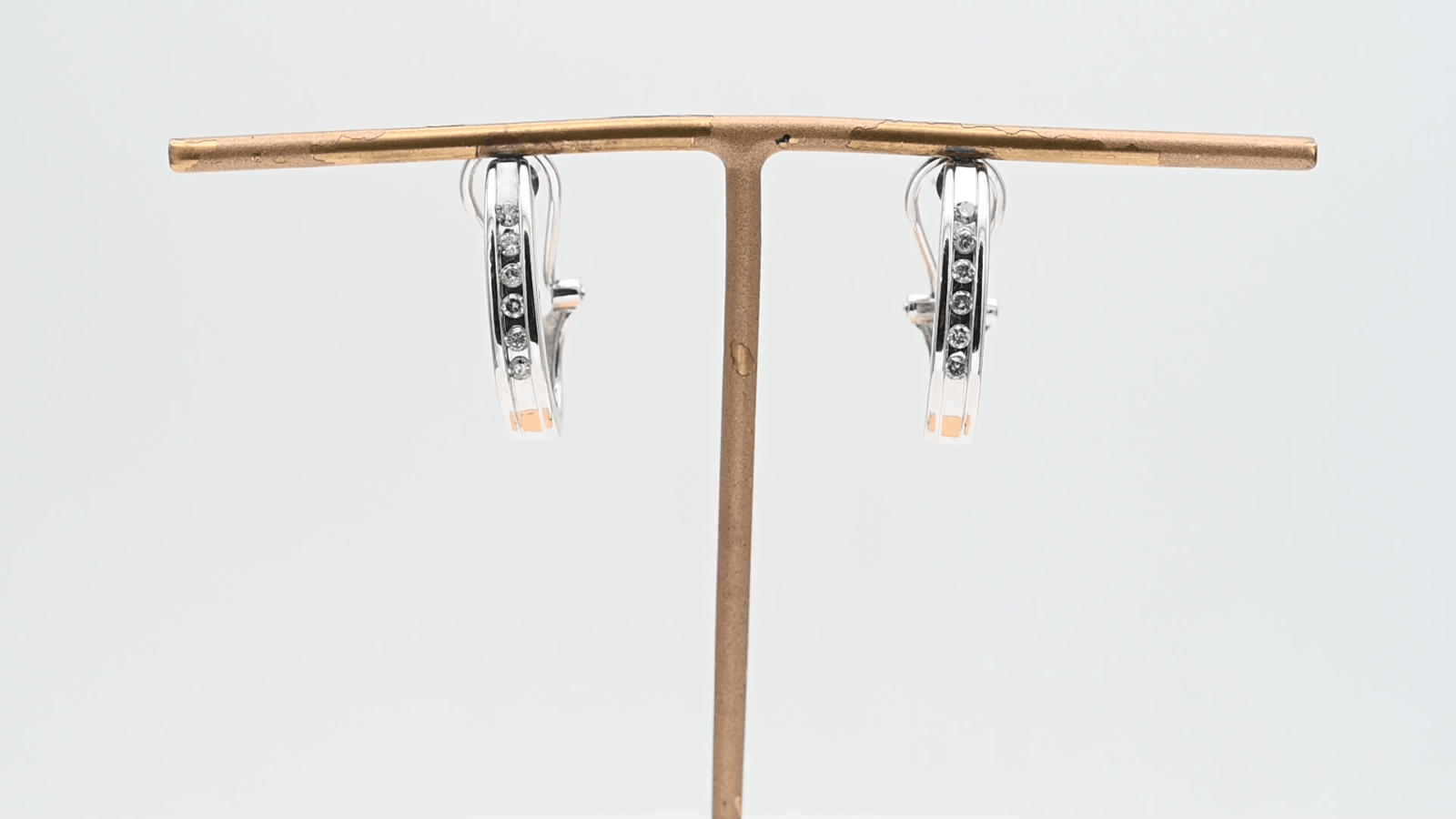 עגילים זהב ויהלומים מספר 30008