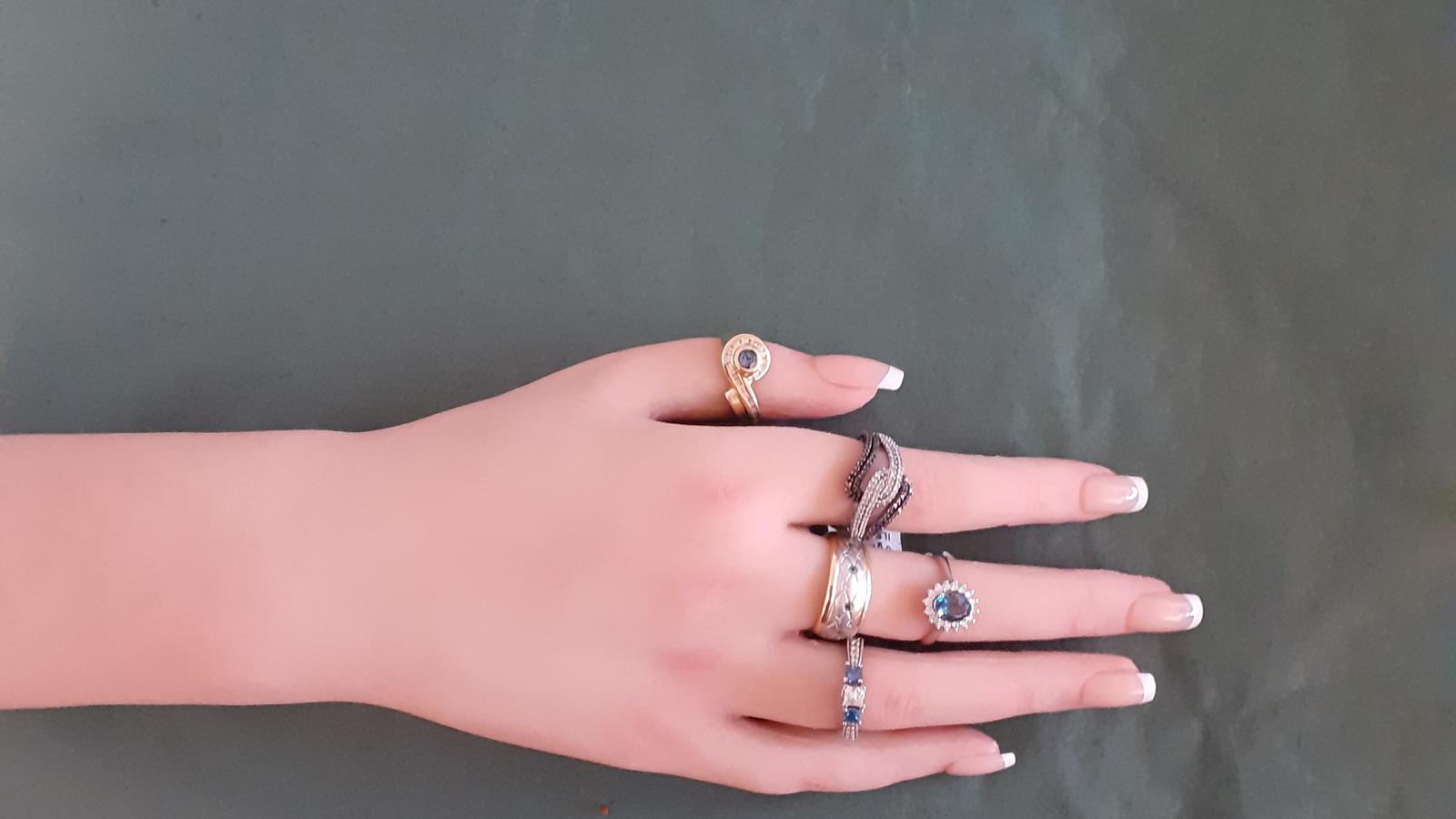 טבעת וינטאג משובצת אמרלדים ויהלומים - מספר 10011