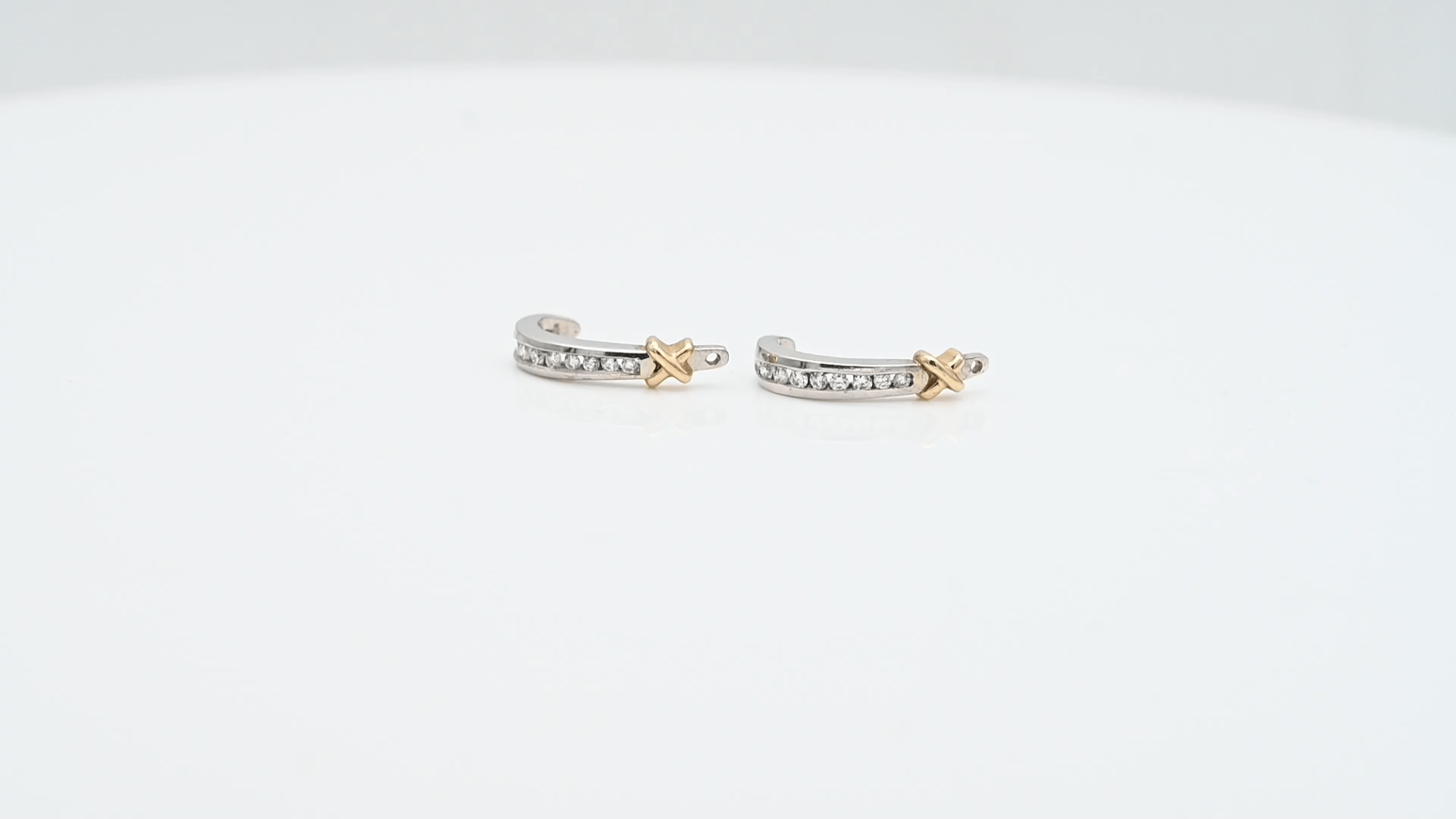 עגילי הלבשה משובצים יהלומים, זהב 14K - מק"ט 31571