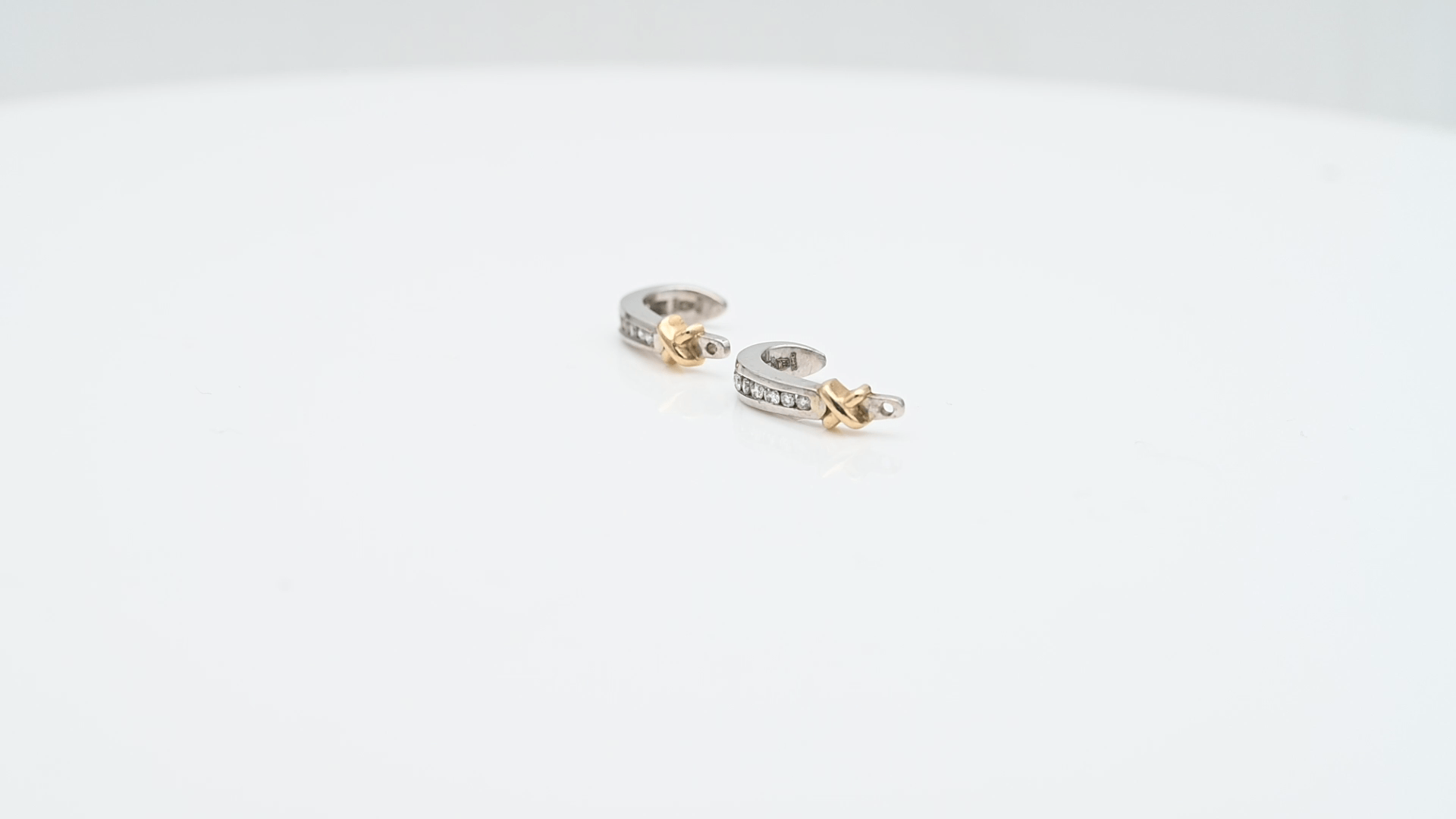 עגילי הלבשה משובצים יהלומים, זהב 14K - מק"ט 31571