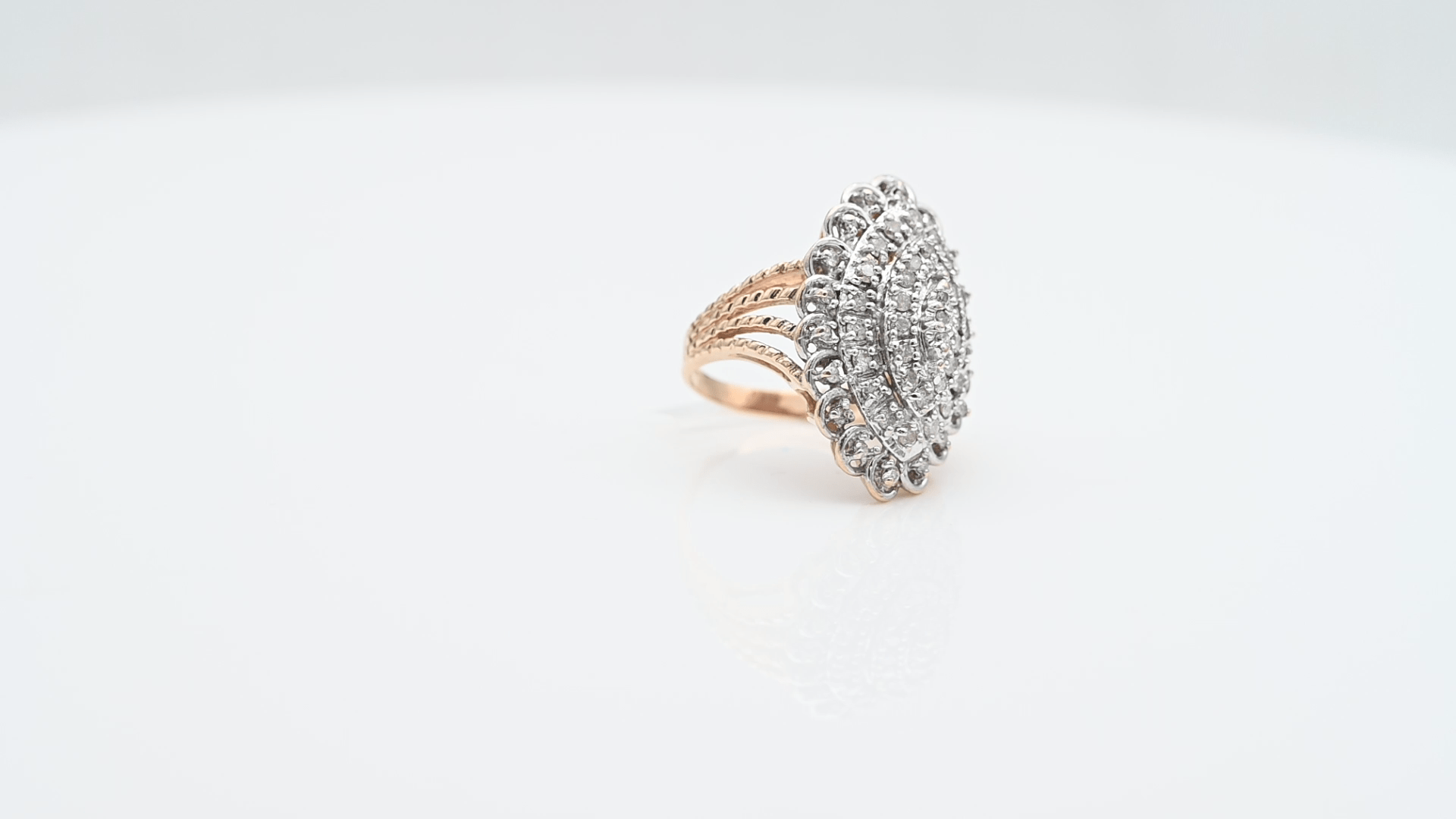 טבעת וינטאג בצורת מרקיזה משובצת יהלומים, זהב 10K - מק"ט 31664