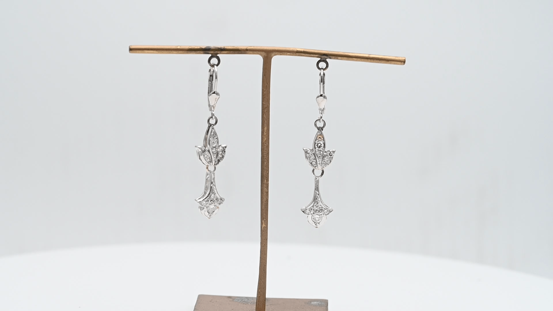 עגילי וינטאג תלויים משובצים יהלומים, זהב 9-14K - מק"ט 31817