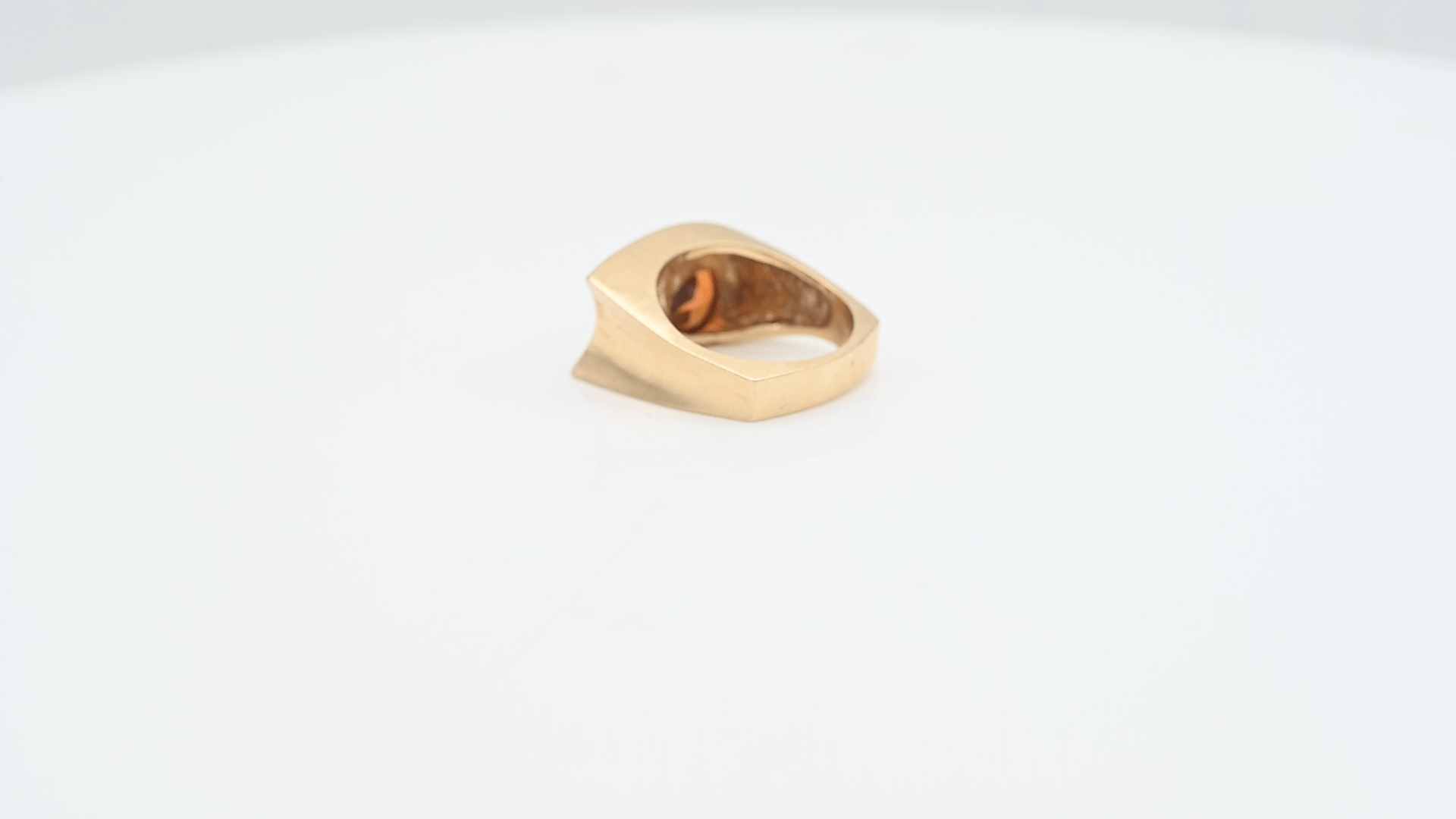 טבעת וינטאג משובצת ציטרין (שבר קל באבן) ויהלומים, זהב 14K - מק"ט 31855