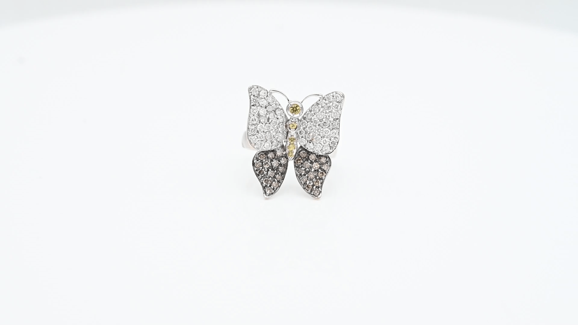 טבעת וינטאג בצורת פרפר משובצת יהלומים לבנים, חומים וספיר צהוב, זהב 18K - מק"ט 32131