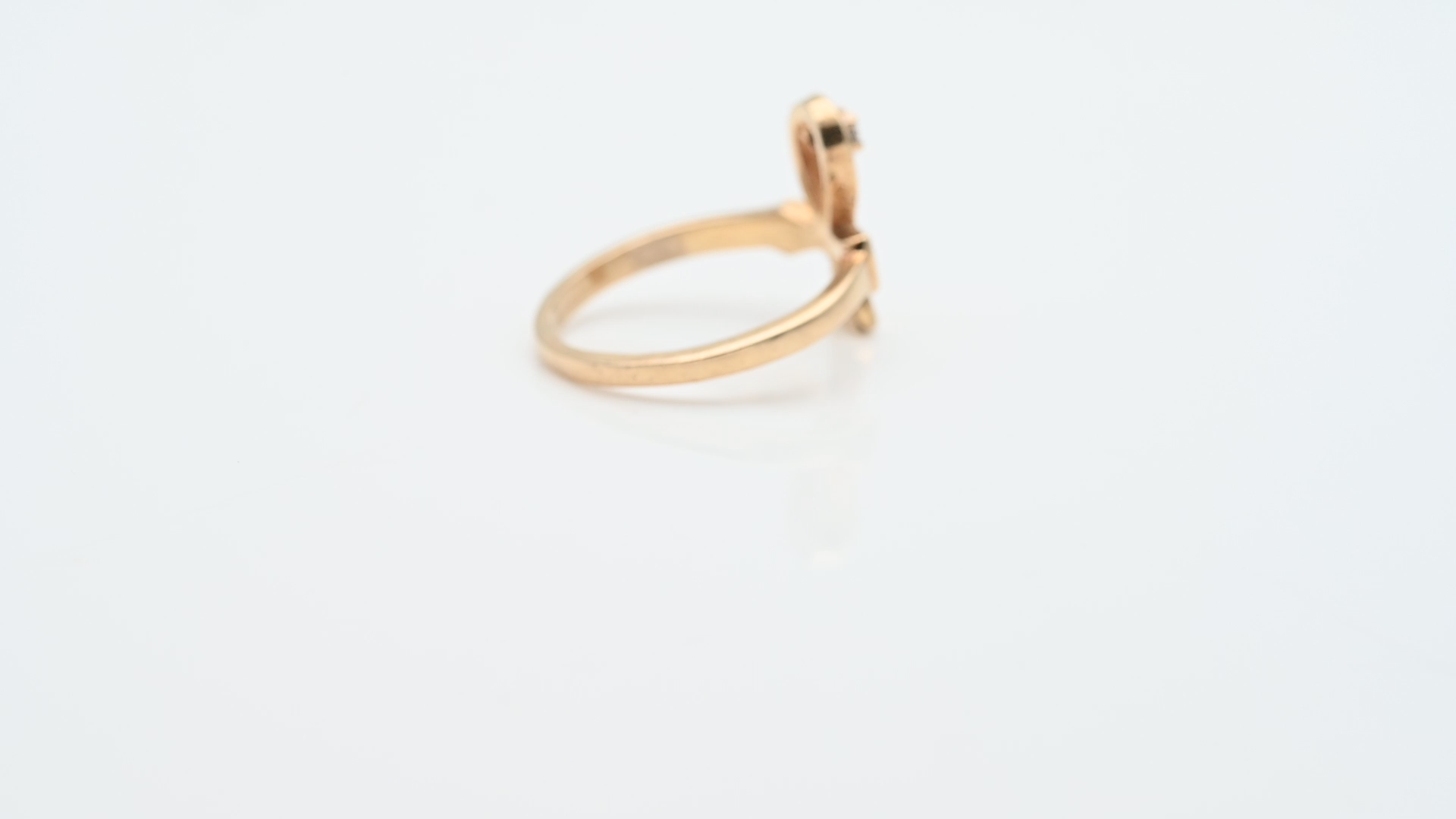 טבעת וינטאג עם מוטיב ענח' מצרי, משובצת יהלום, זהב 9-14K - מק"ט 32224