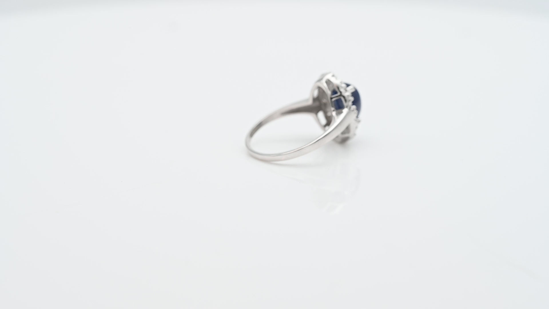 טבעת וינטאג בסגנון דיאנה משובצת סטאר ספיר ויהלומים, זהב 9-14K - מק"ט 32255