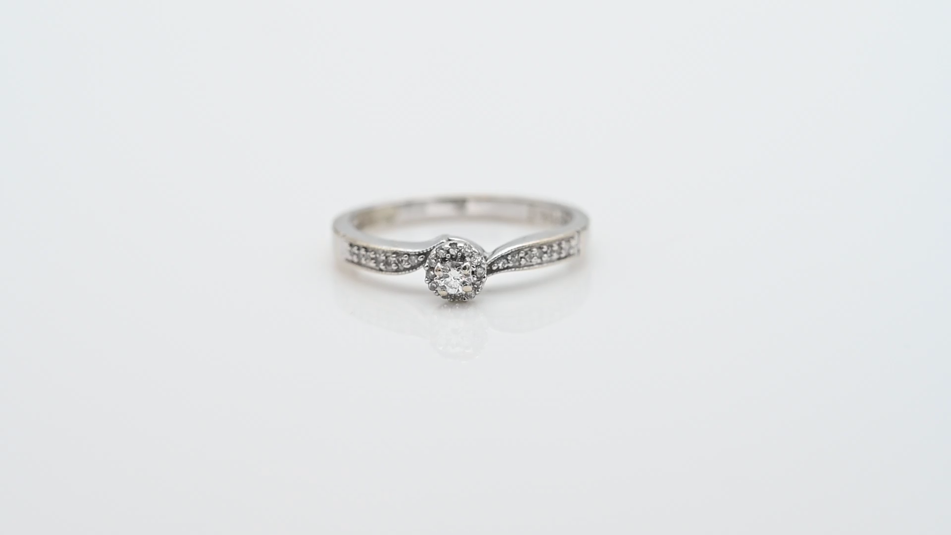 טבעת וינטאג משובצת יהלומים - מק"ט 32376, זהב 10K