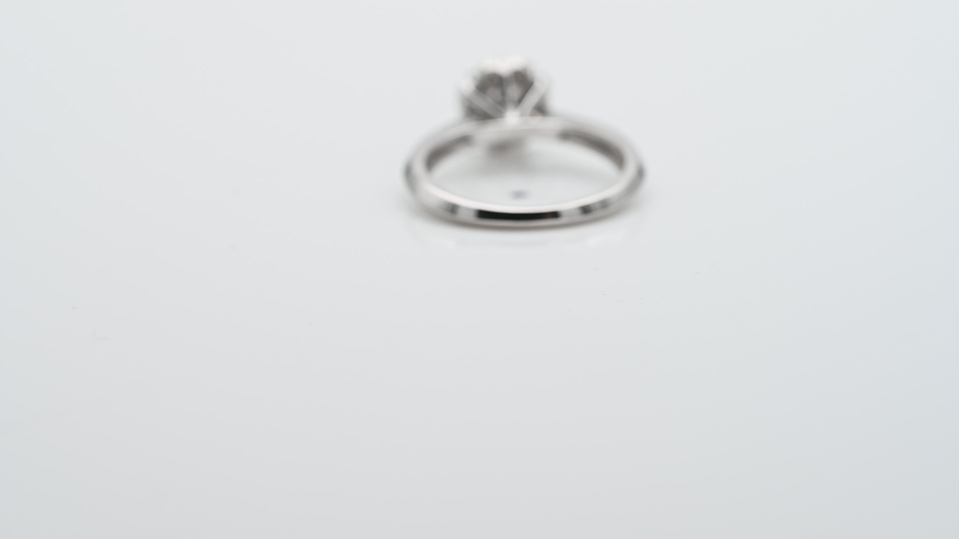 טבעת וינטאג פרח משובץ יהלומים חומים ולבנים - מק"ט 32514, זהב 14K