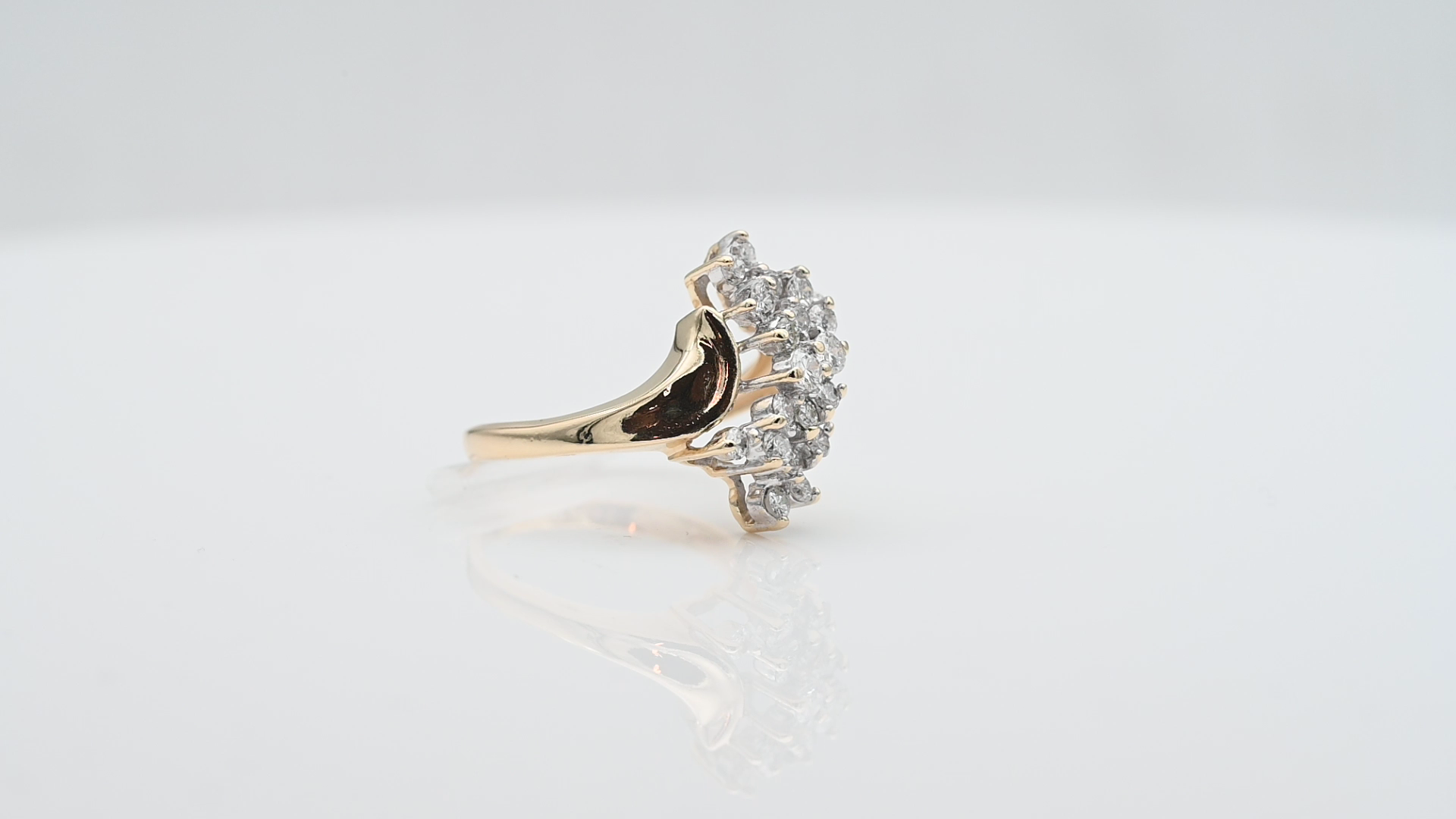 טבעת וינטג' משובצת יהלומים - מק"ט 33034, זהב 9-14K