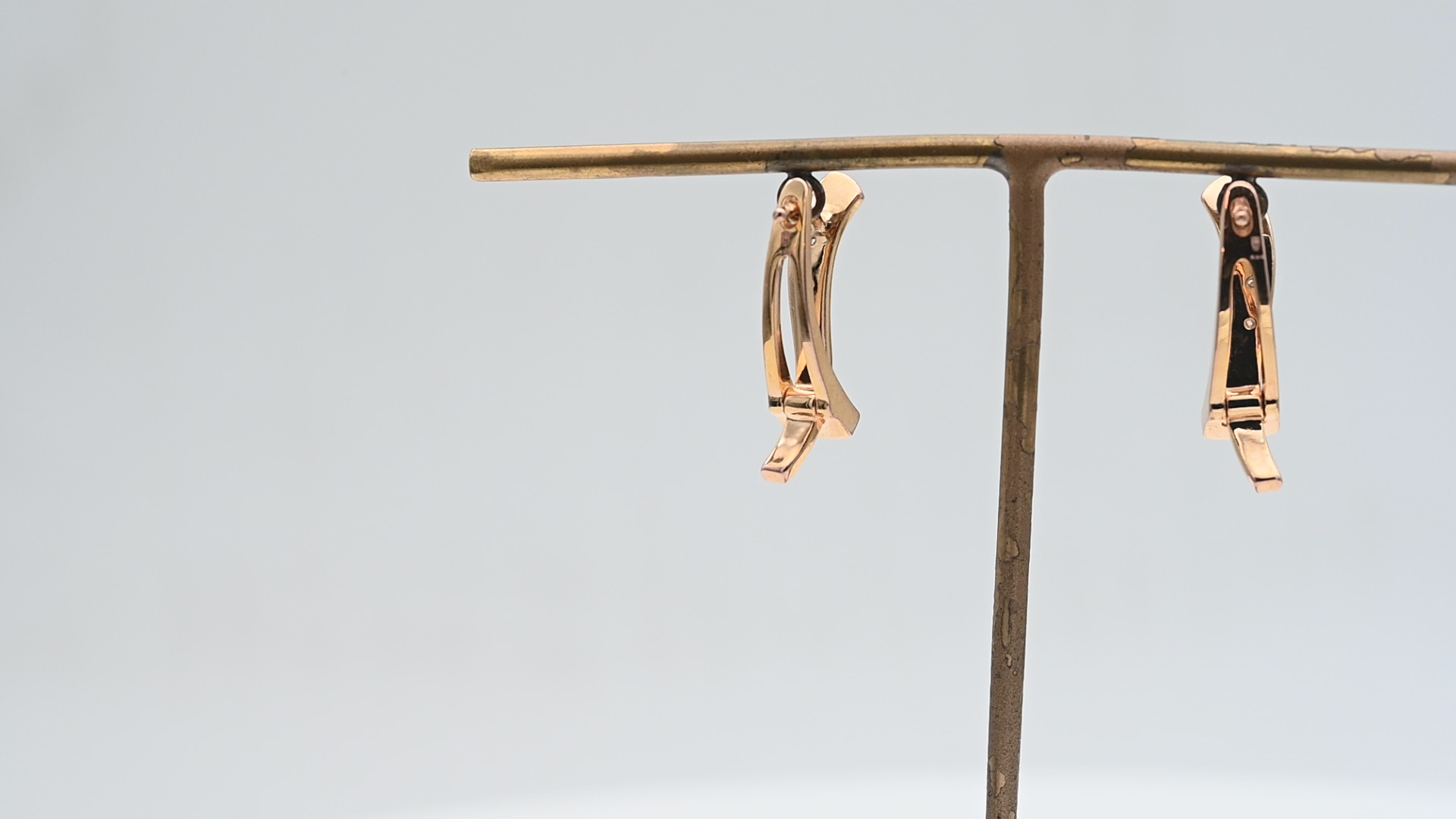 עגיל וינטג' משובץ יהלומים - מק"ט 33128, זהב 14K