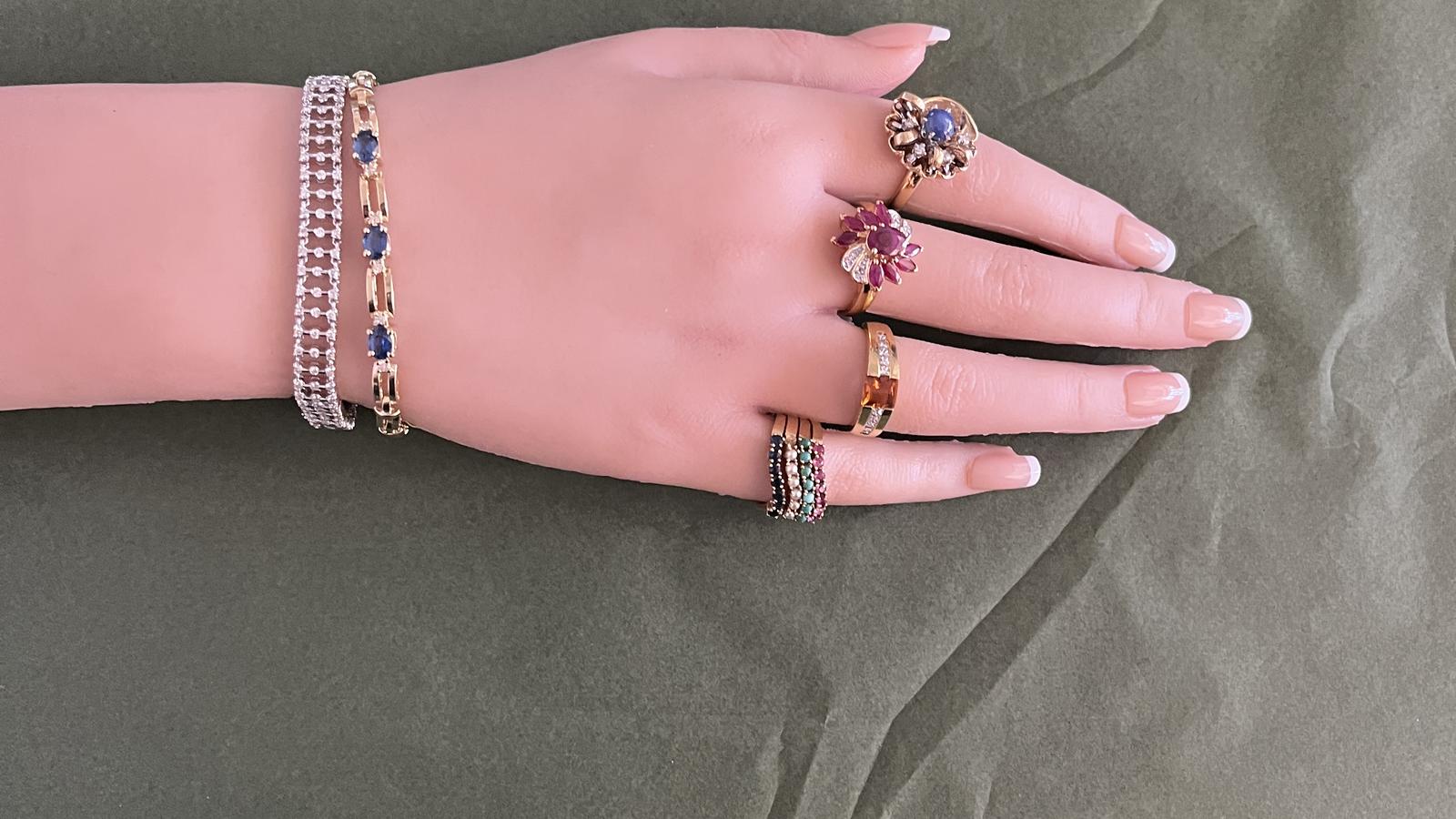 צמיד וינטג' משובץ שלושה ספירים בחיתוך אובל ויהלומים - מק"ט 33354, זהב 14K