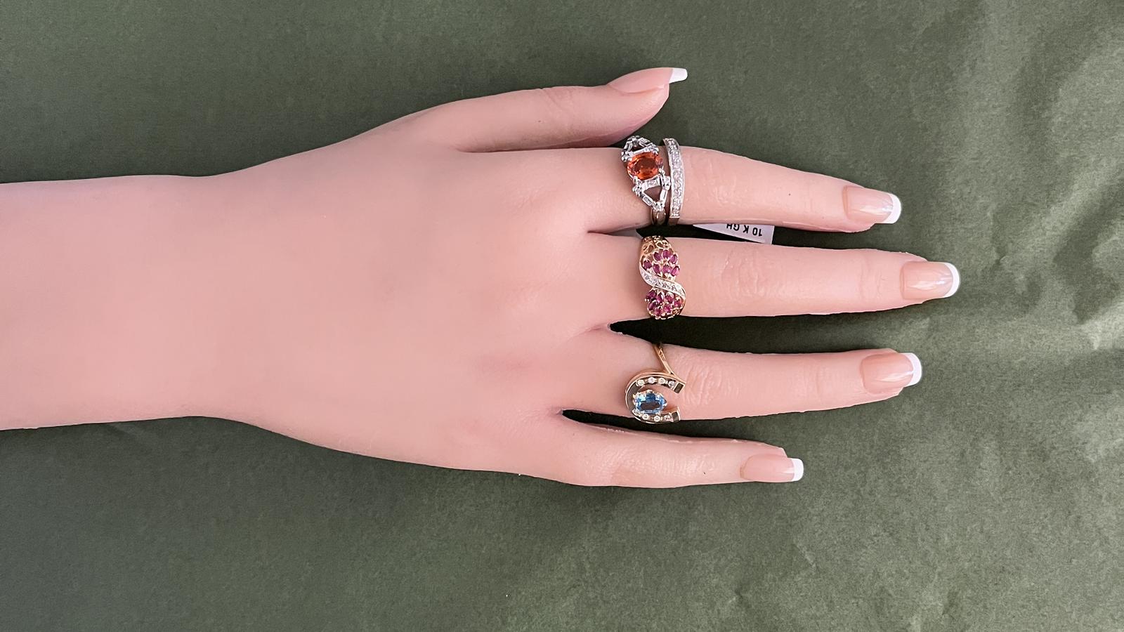 טבעת וינטג' משובצת גרנט כתום ויהלומים בחיתוך באגט ועגול - מק"ט 33267, זהב 14K